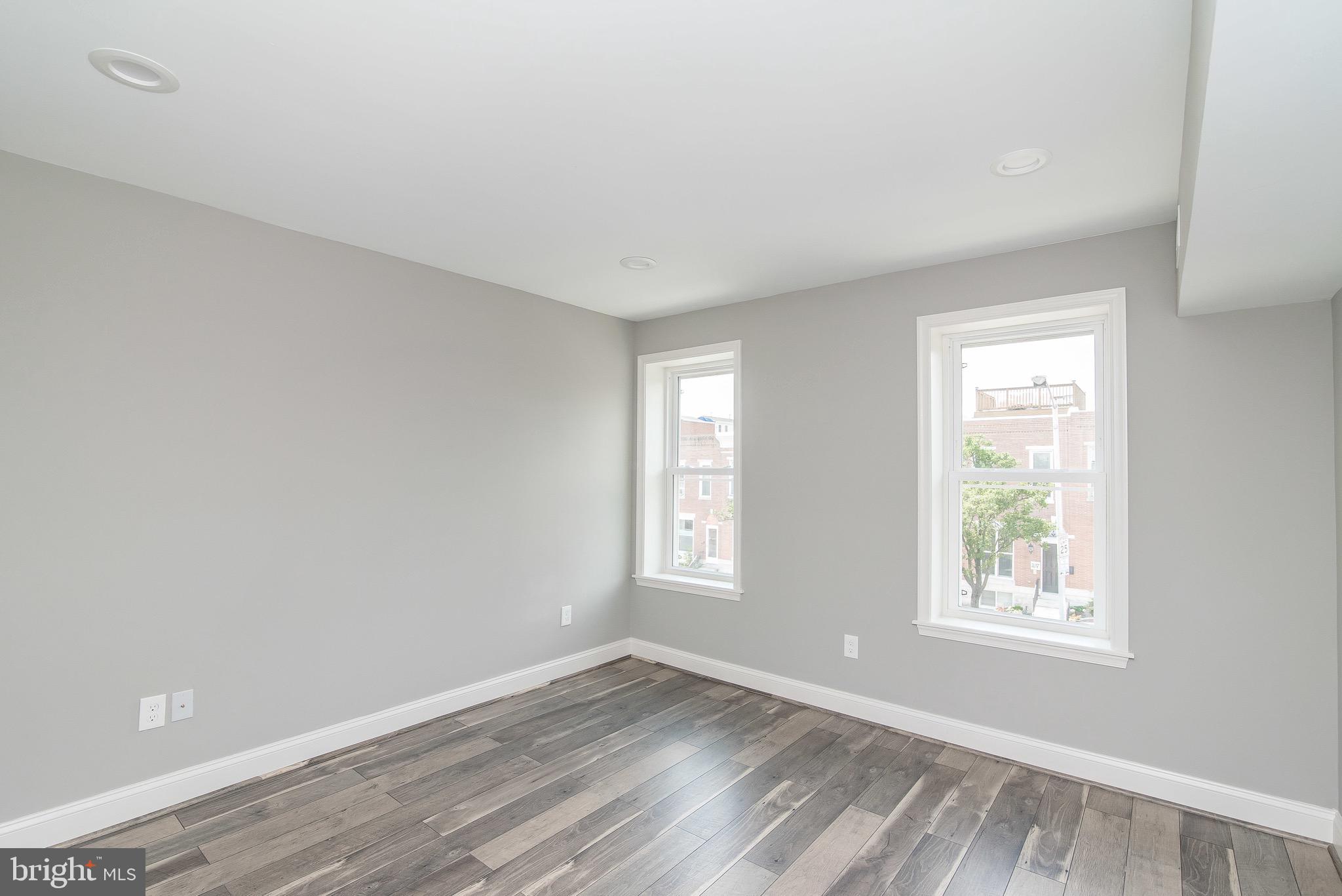 RIVERSIDE - Residential Lease