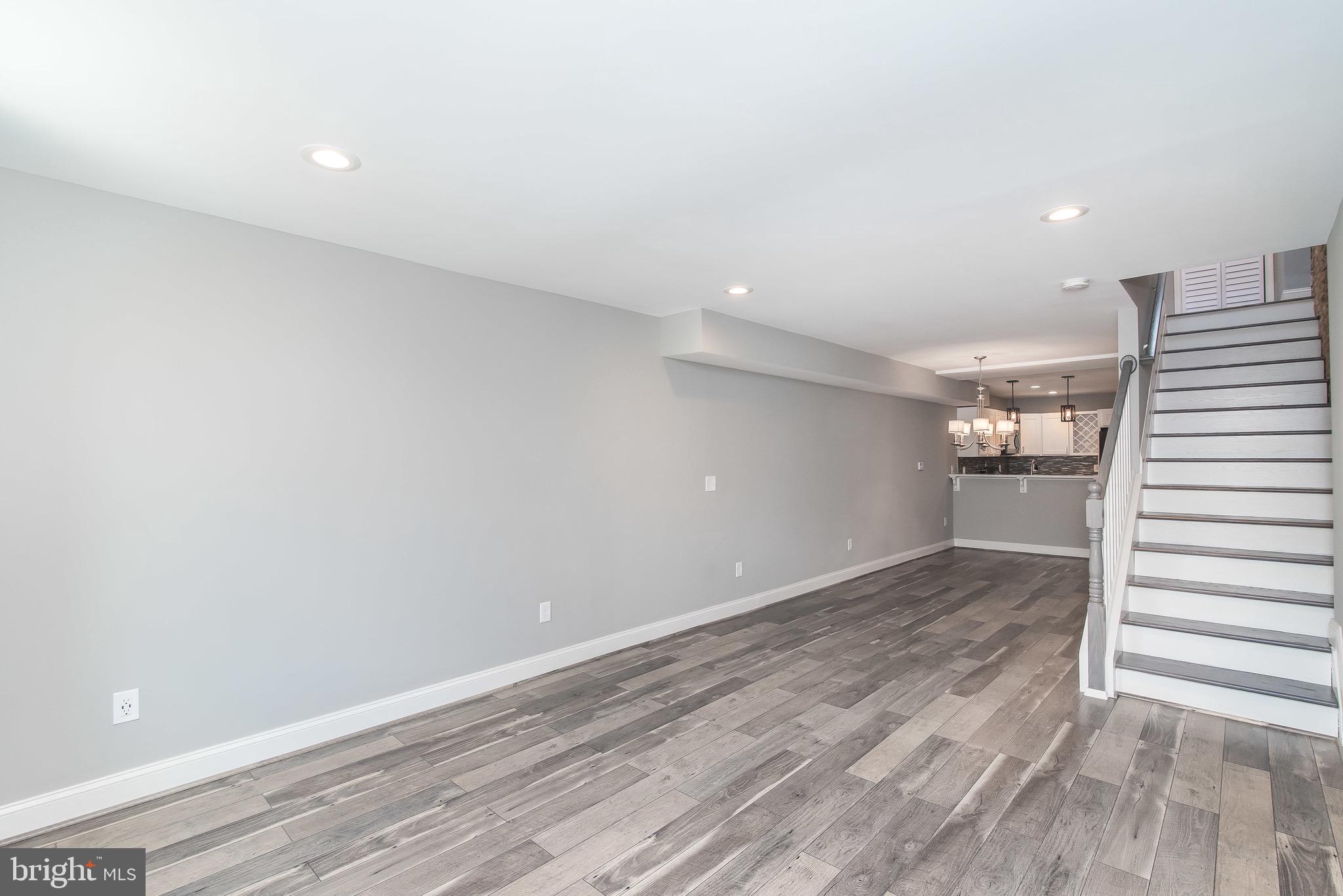 RIVERSIDE - Residential Lease