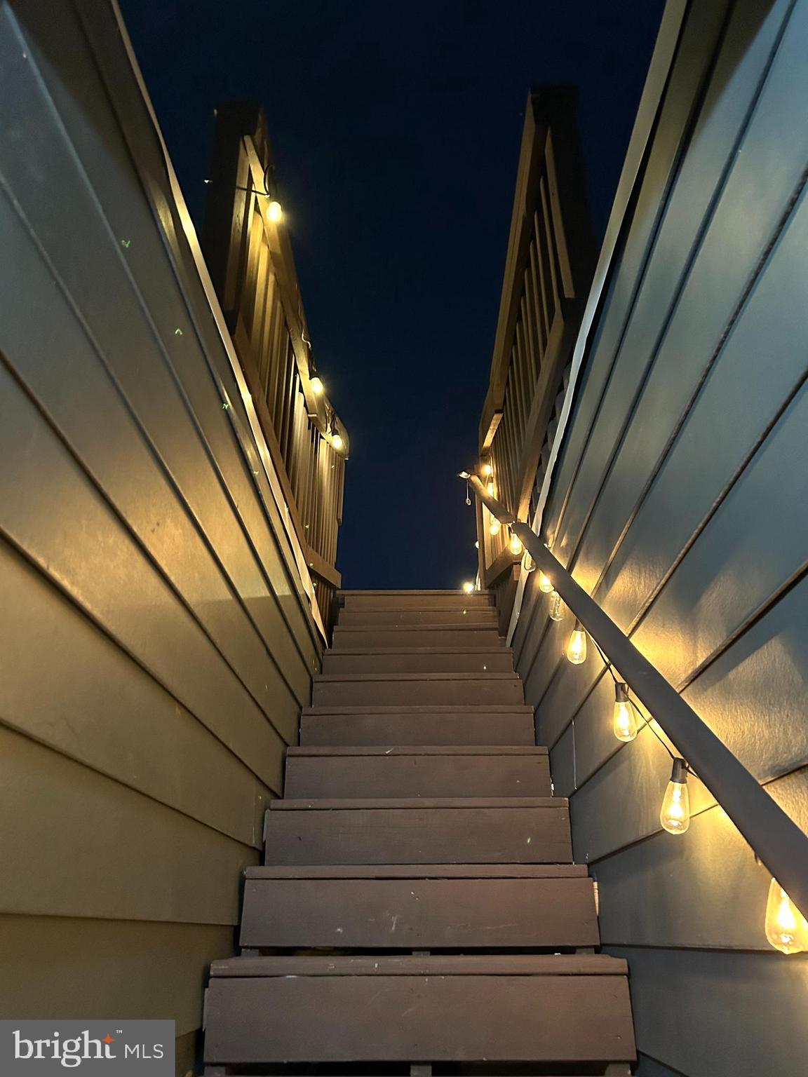 RIVERSIDE - Residential Lease