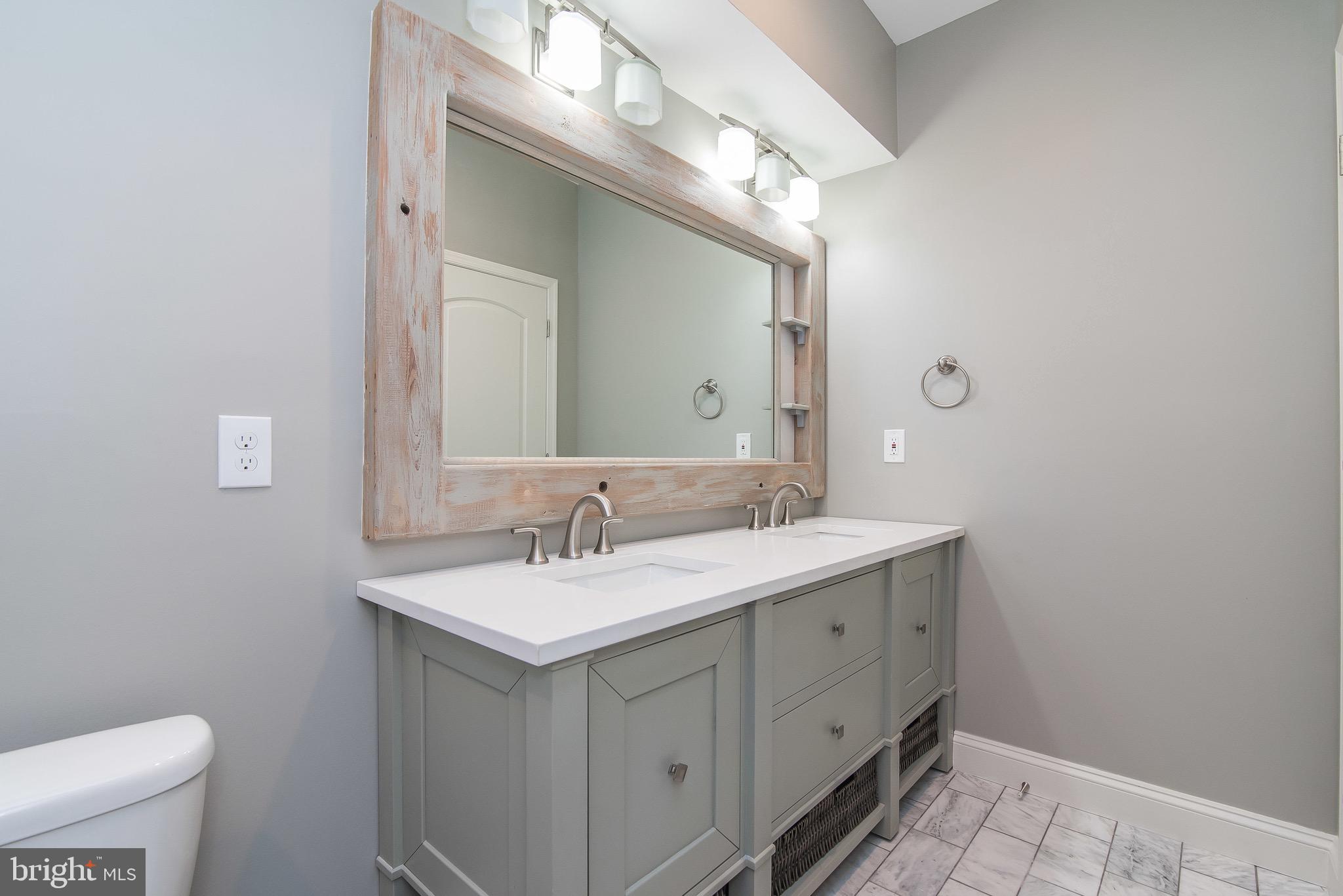 RIVERSIDE - Residential Lease