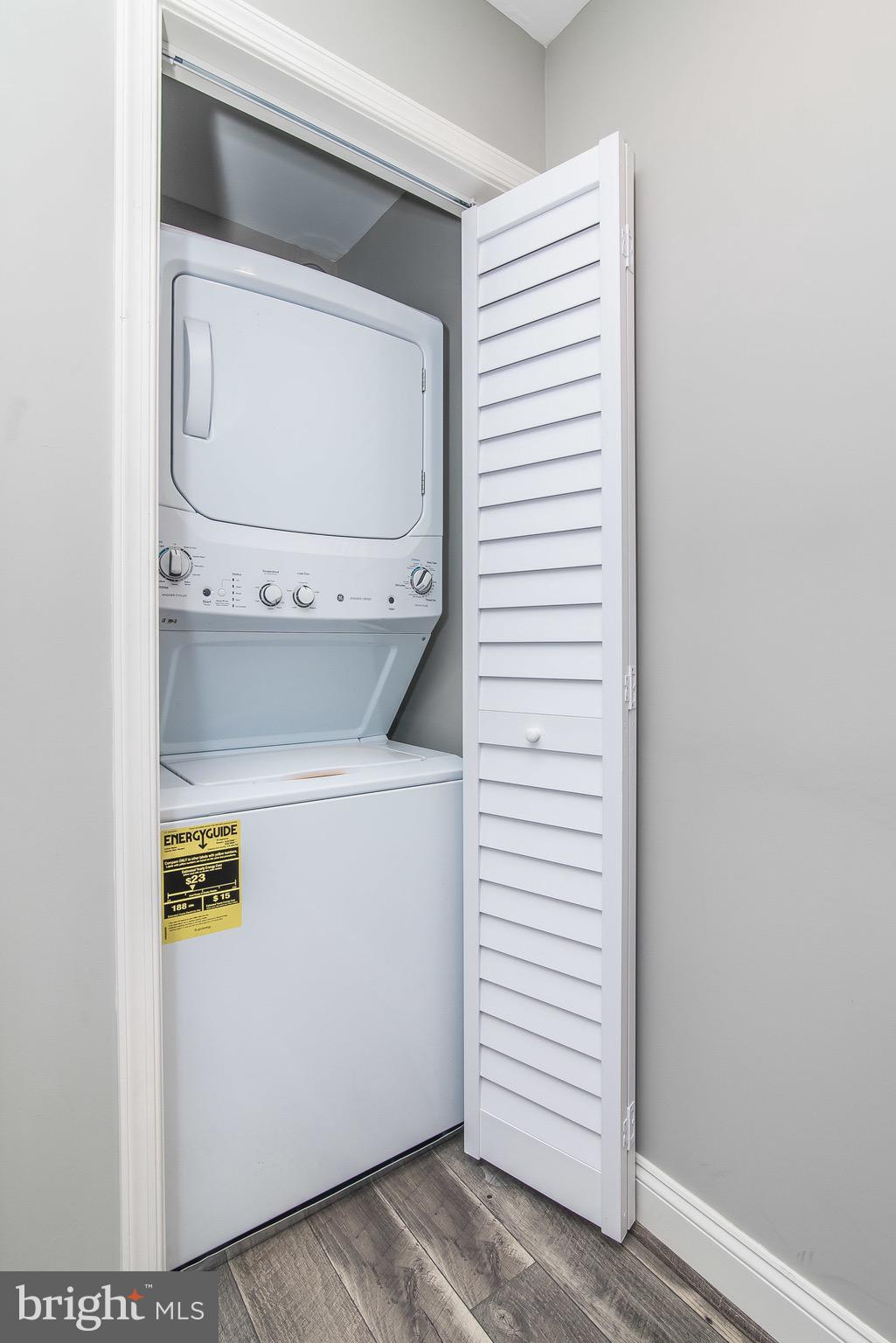 RIVERSIDE - Residential Lease