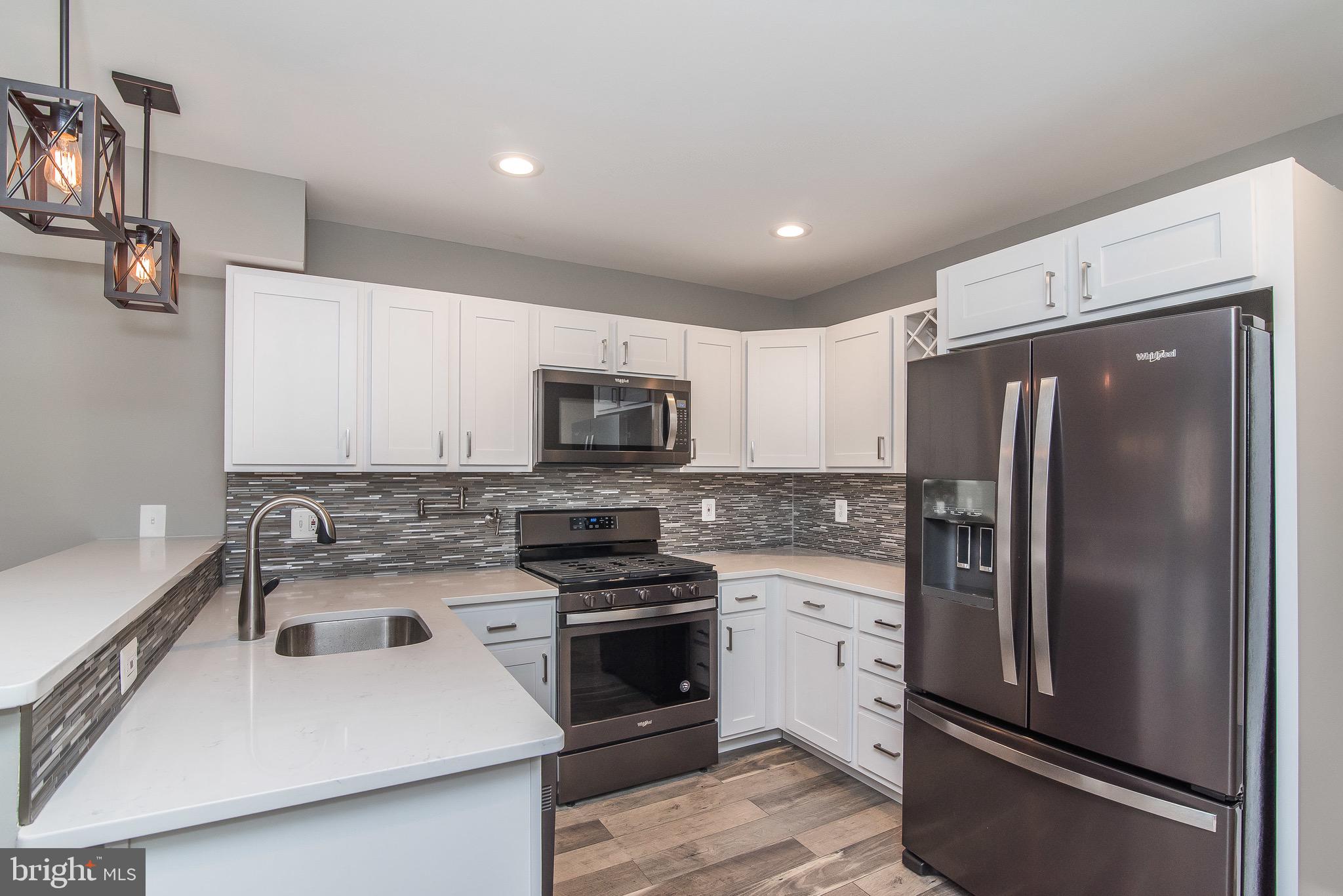 RIVERSIDE - Residential Lease