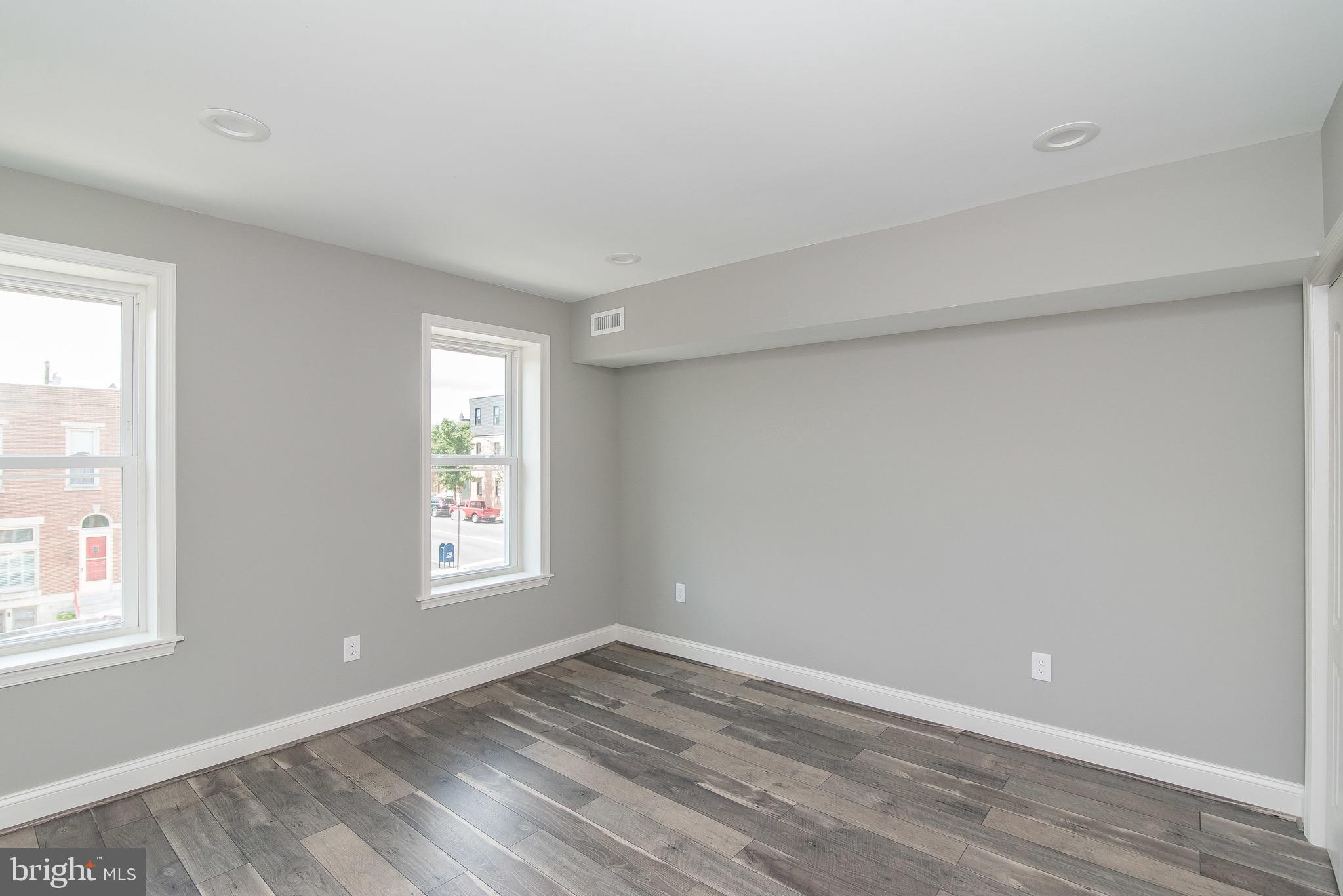 RIVERSIDE - Residential Lease