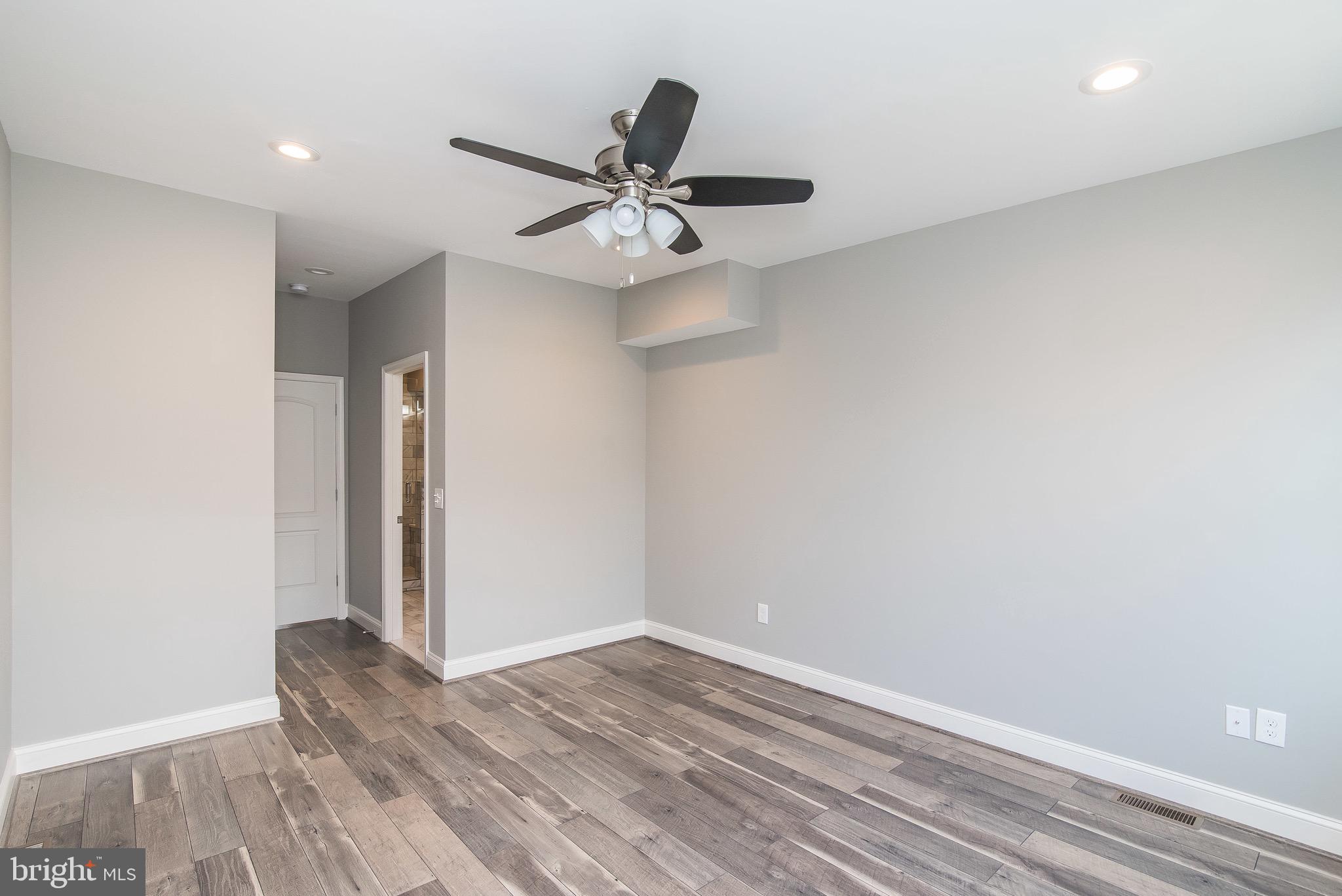 RIVERSIDE - Residential Lease