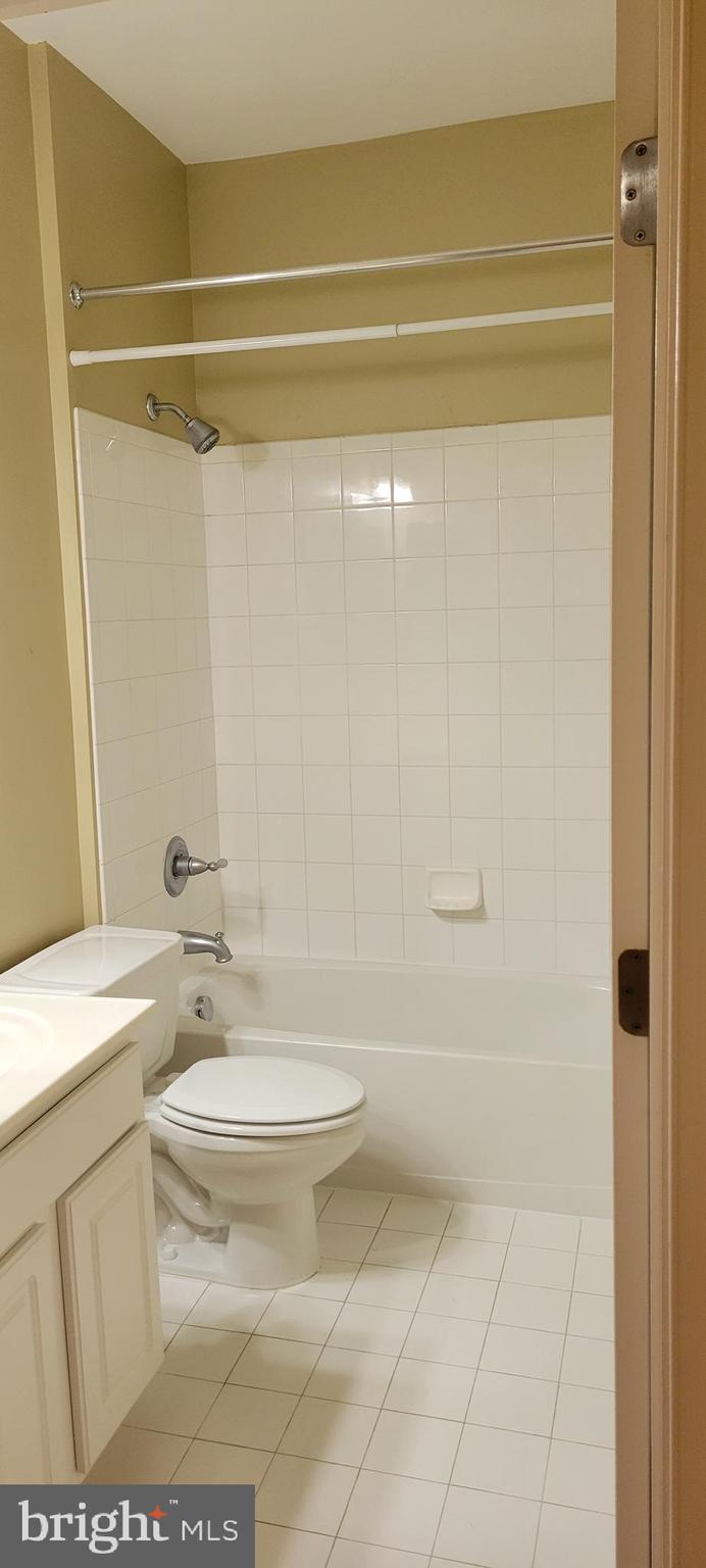 CROFTON GATE - Residential Lease