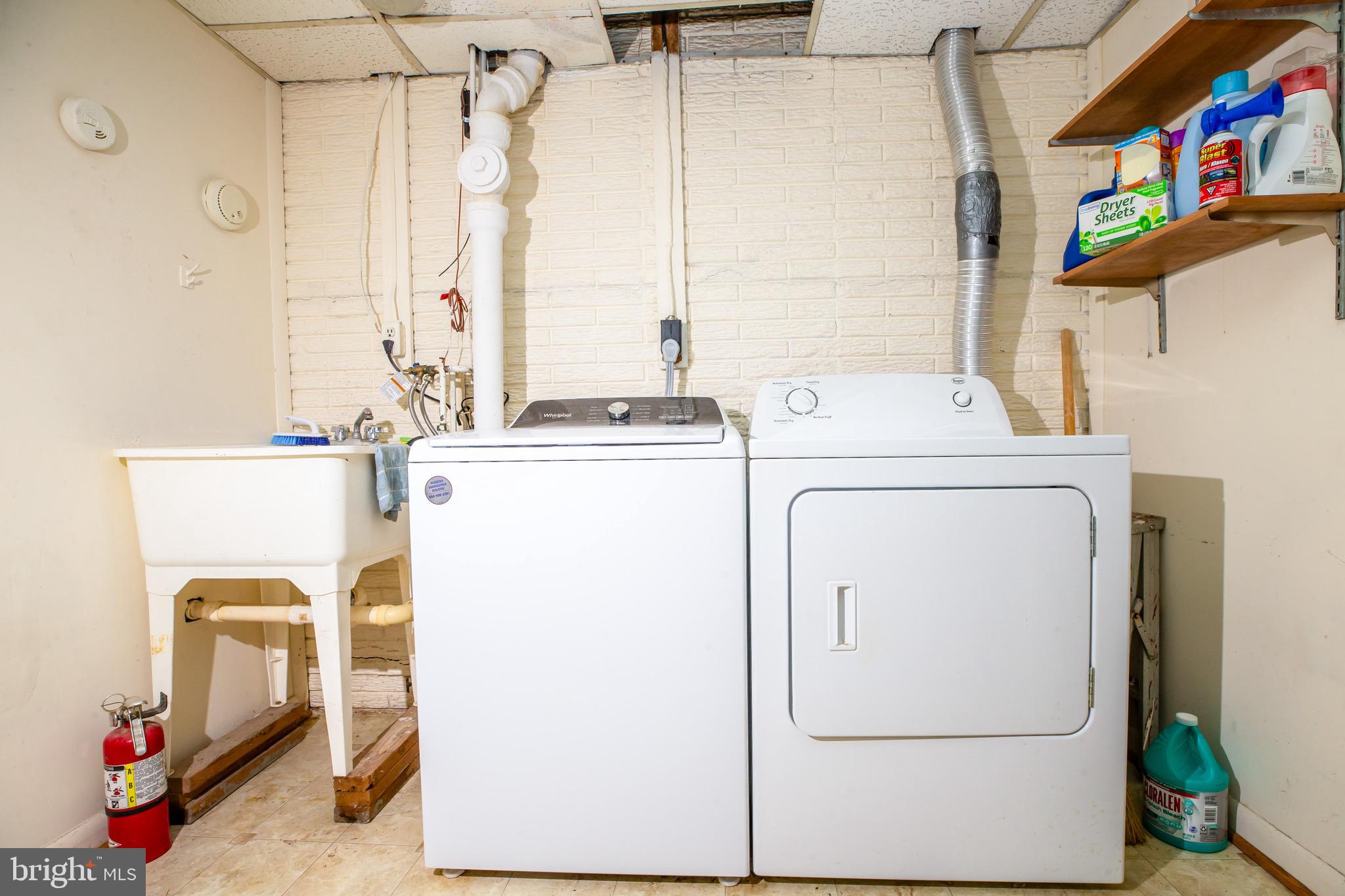 STRAWBERRY HILL EST SUB - Residential