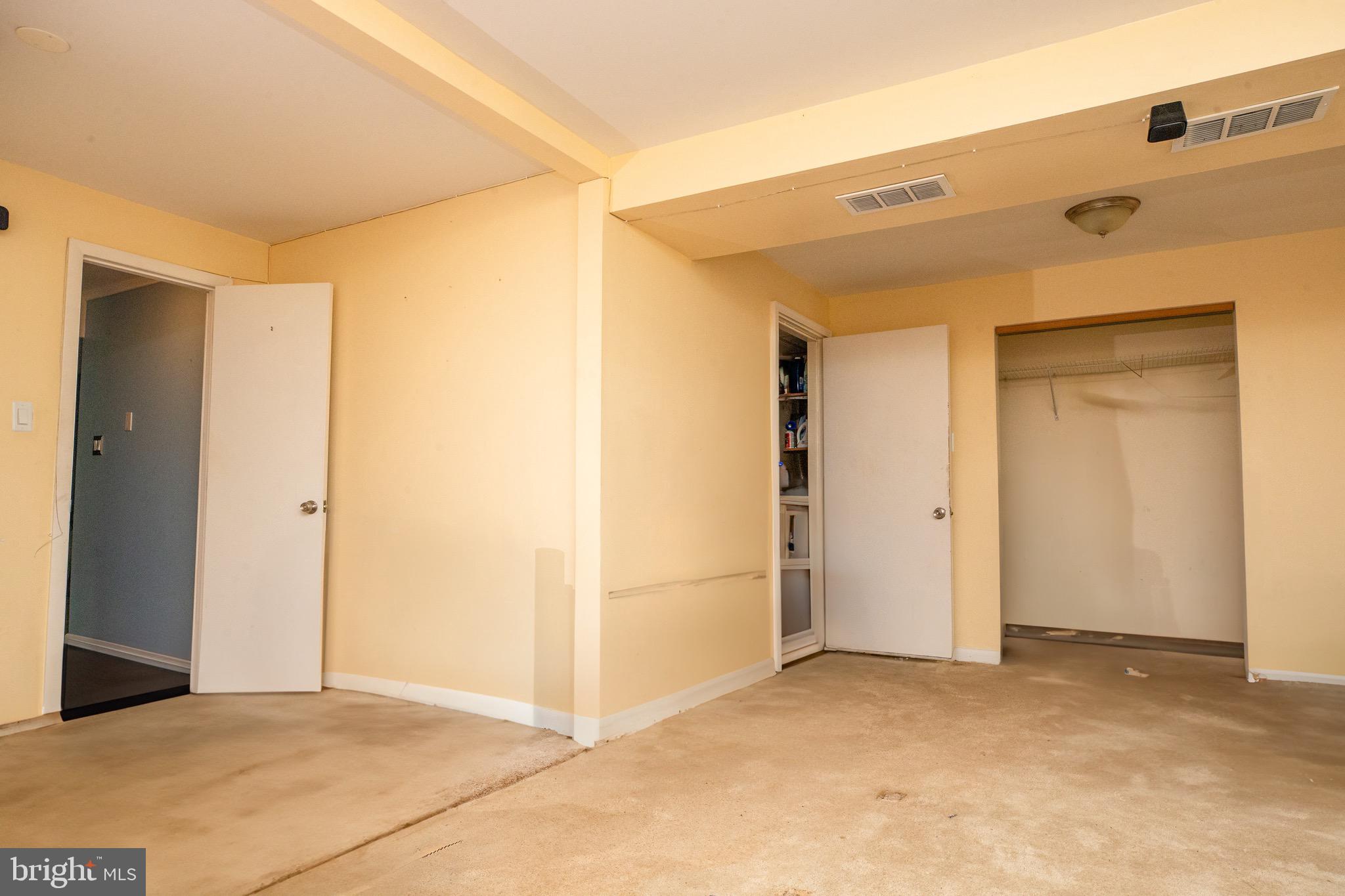 STRAWBERRY HILL EST SUB - Residential