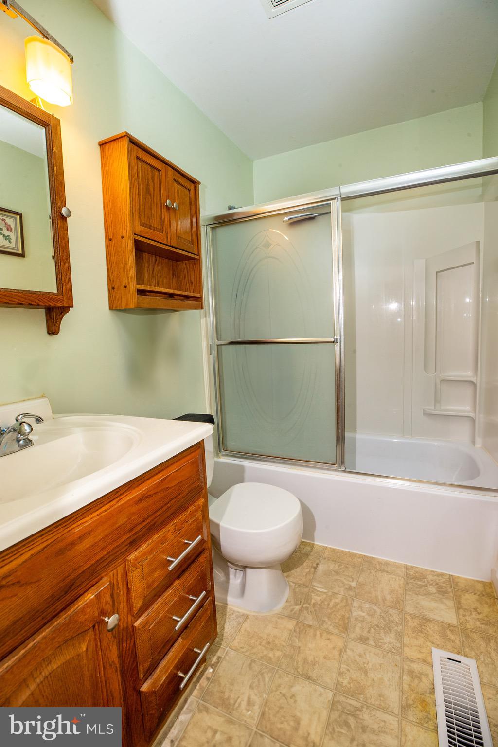 STRAWBERRY HILL EST SUB - Residential