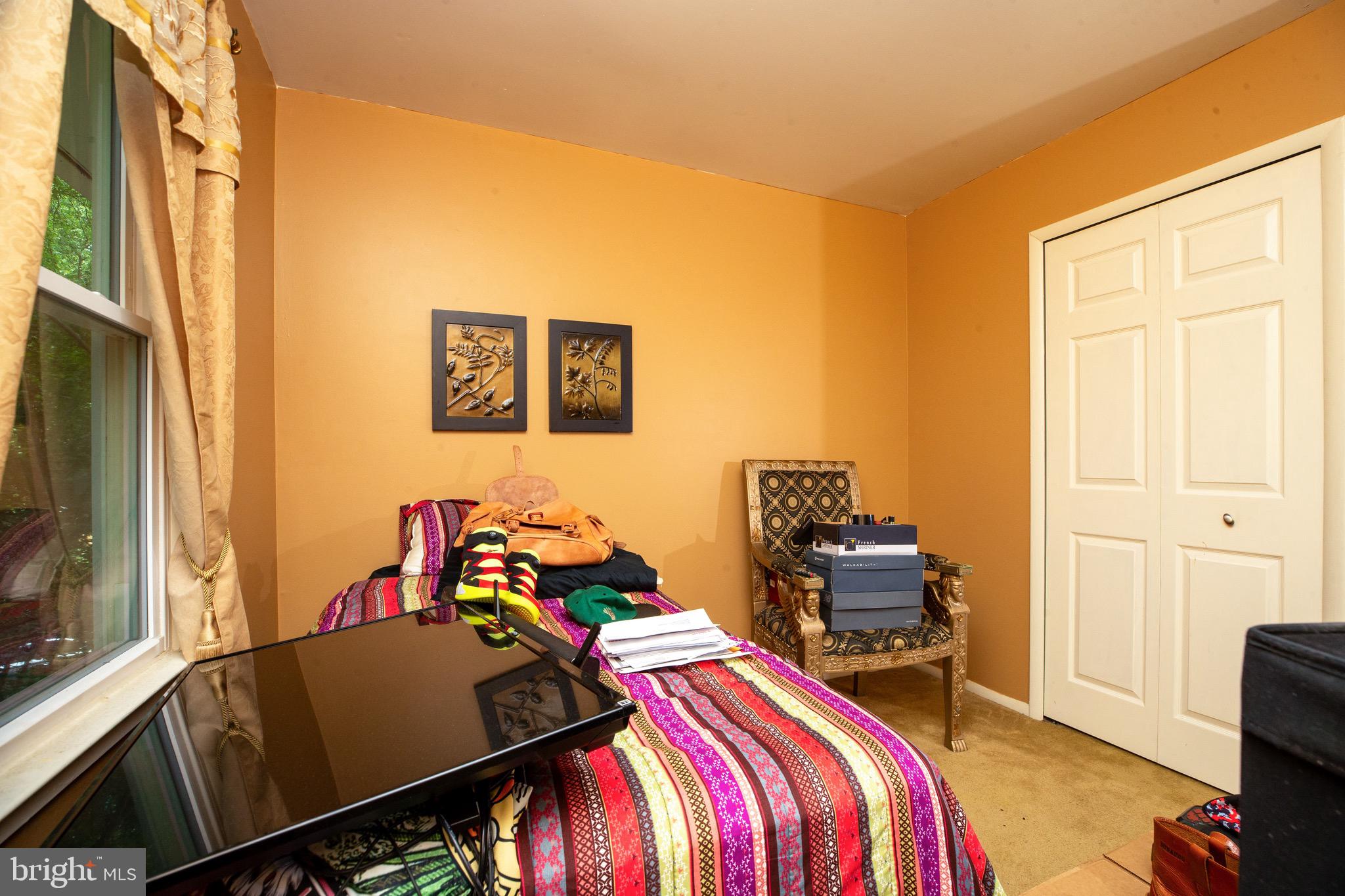 STRAWBERRY HILL EST SUB - Residential