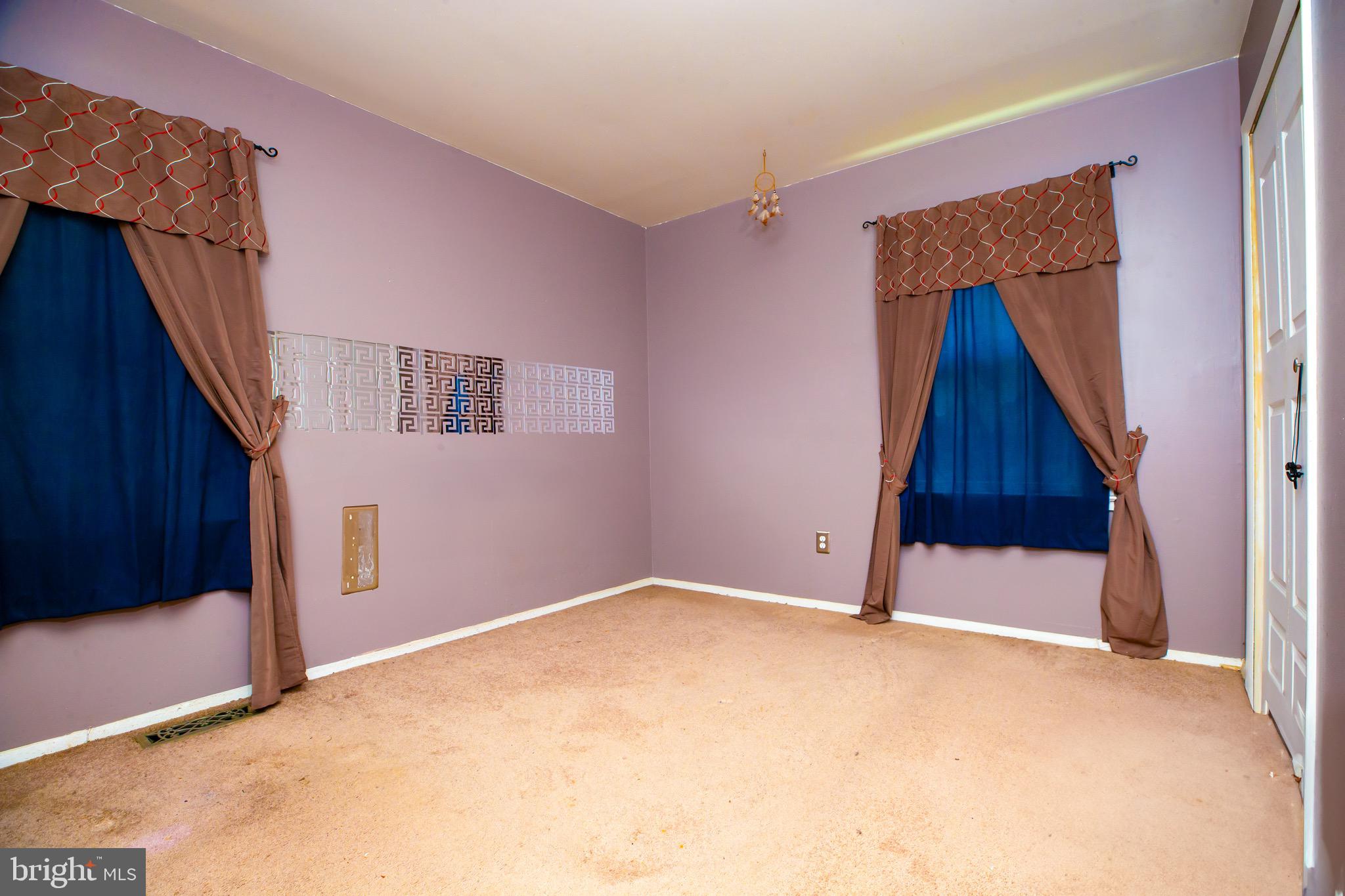 STRAWBERRY HILL EST SUB - Residential