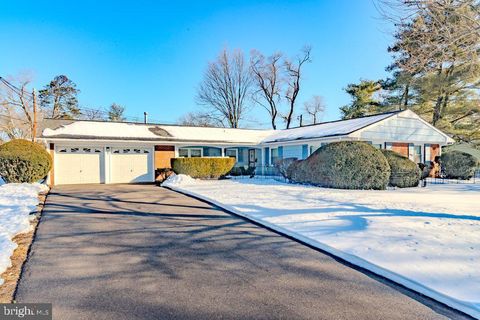 Homes For Sale - 2 Creekview Road<br/> WILLINGBORO, NJ 08046