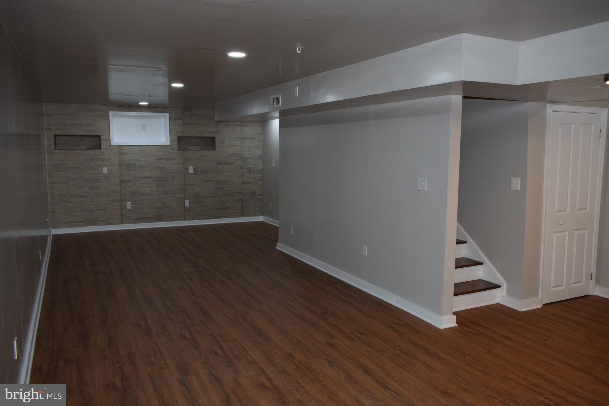 MIDDLE RIVER - Residential Lease