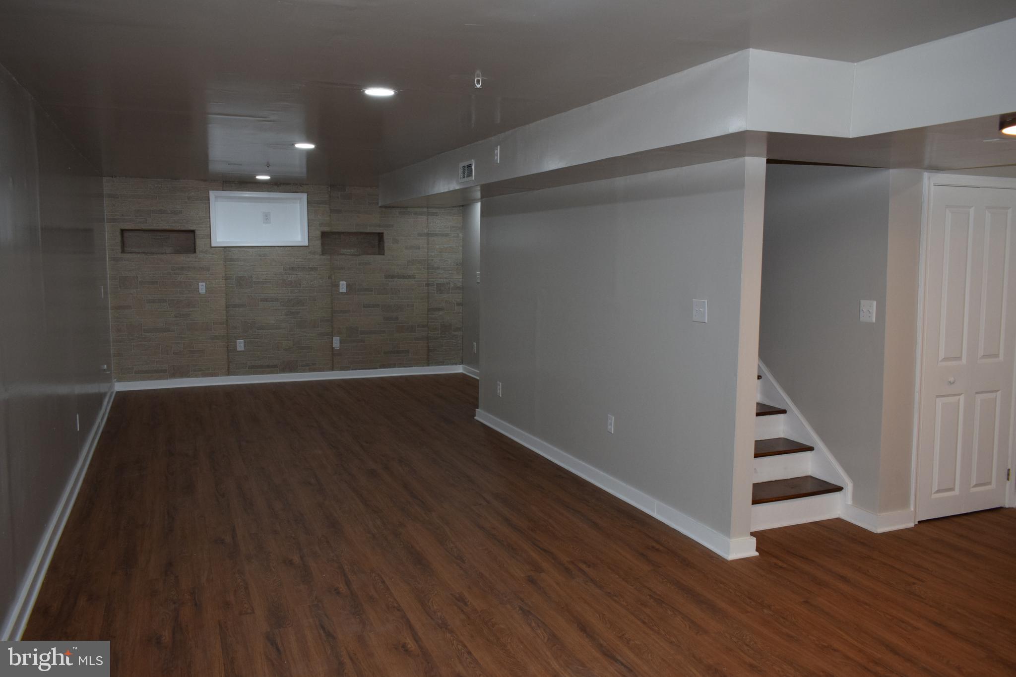 MIDDLE RIVER - Residential Lease