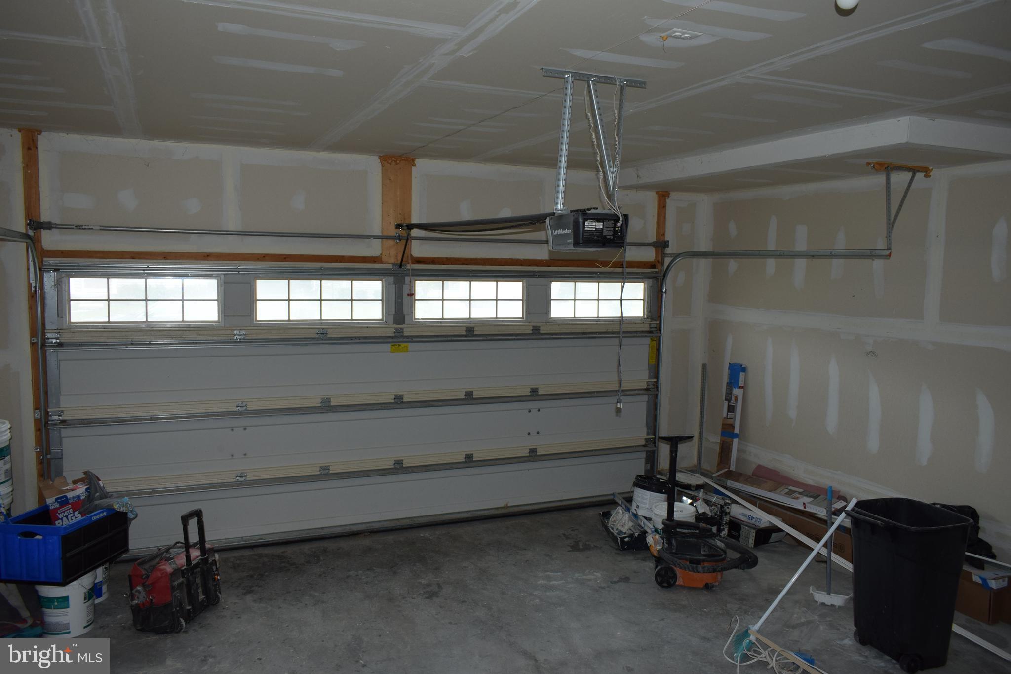 MIDDLE RIVER - Residential Lease