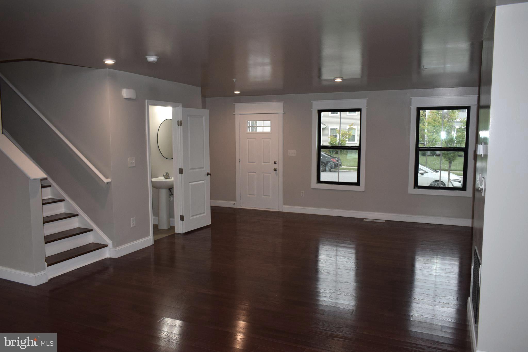 MIDDLE RIVER - Residential Lease