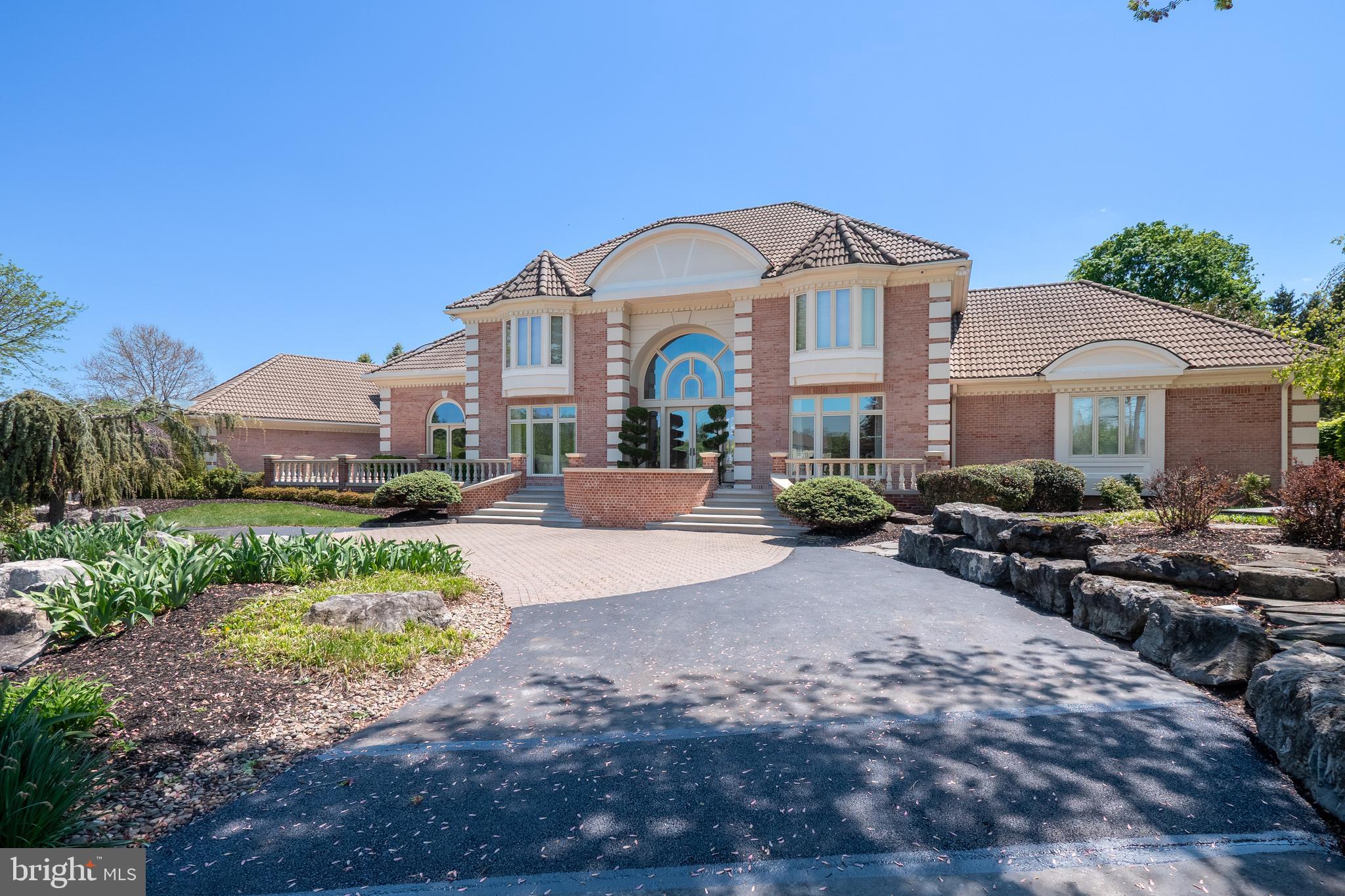 COUNTRY CLUB ESTATES - Residential