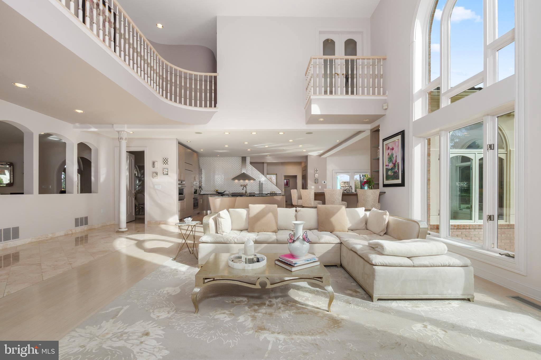 COUNTRY CLUB ESTATES - Residential