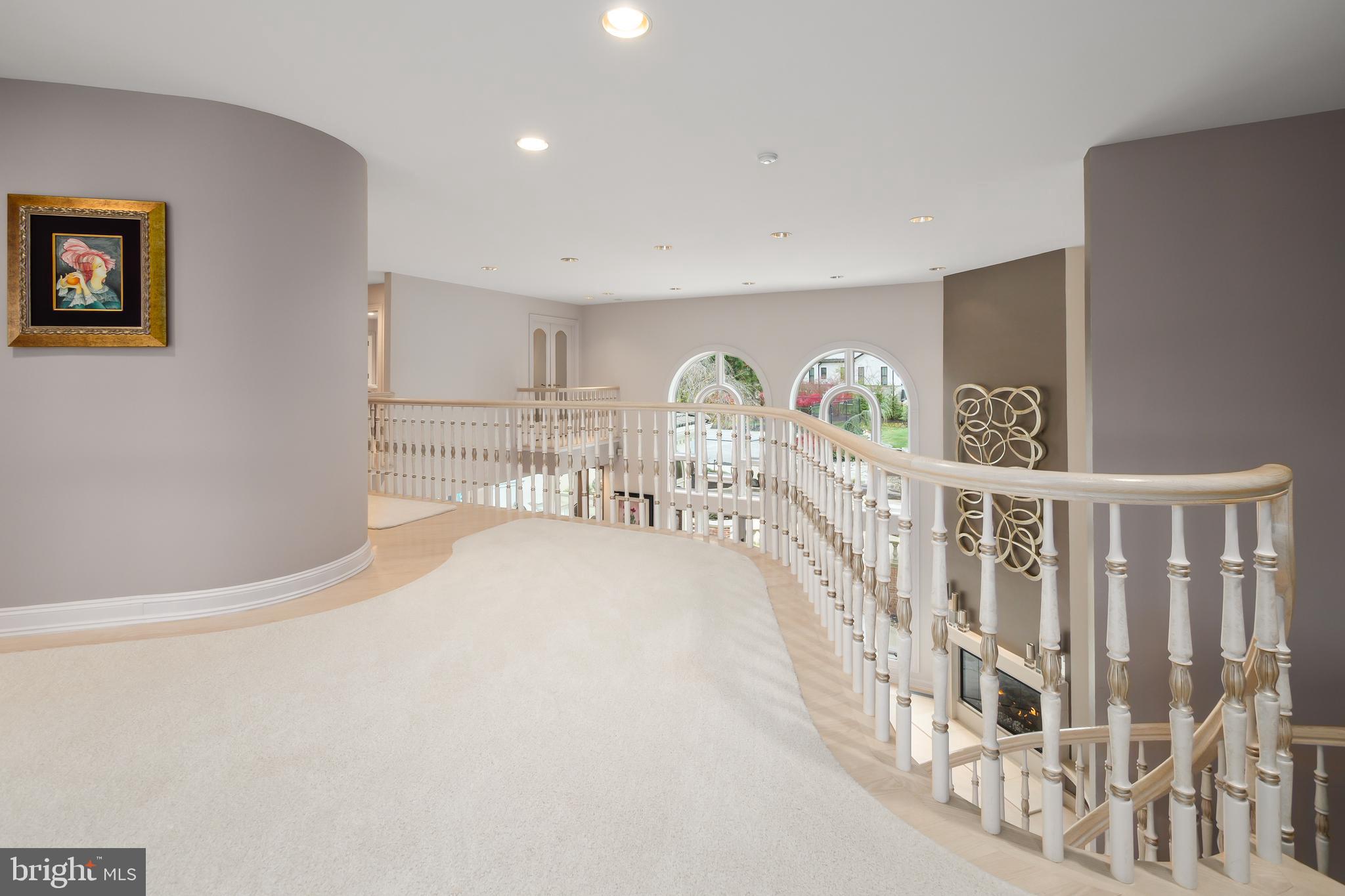 COUNTRY CLUB ESTATES - Residential