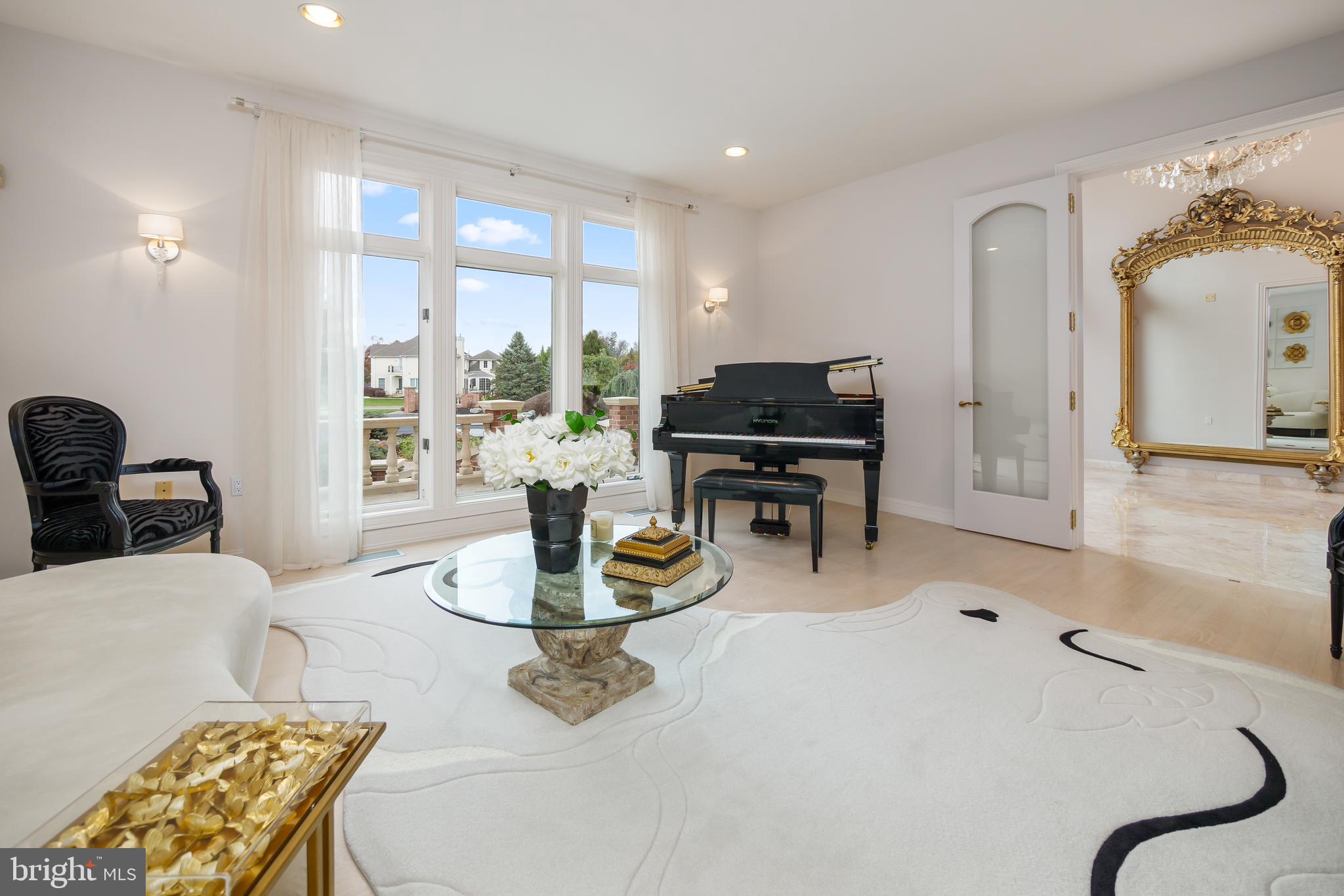 COUNTRY CLUB ESTATES - Residential