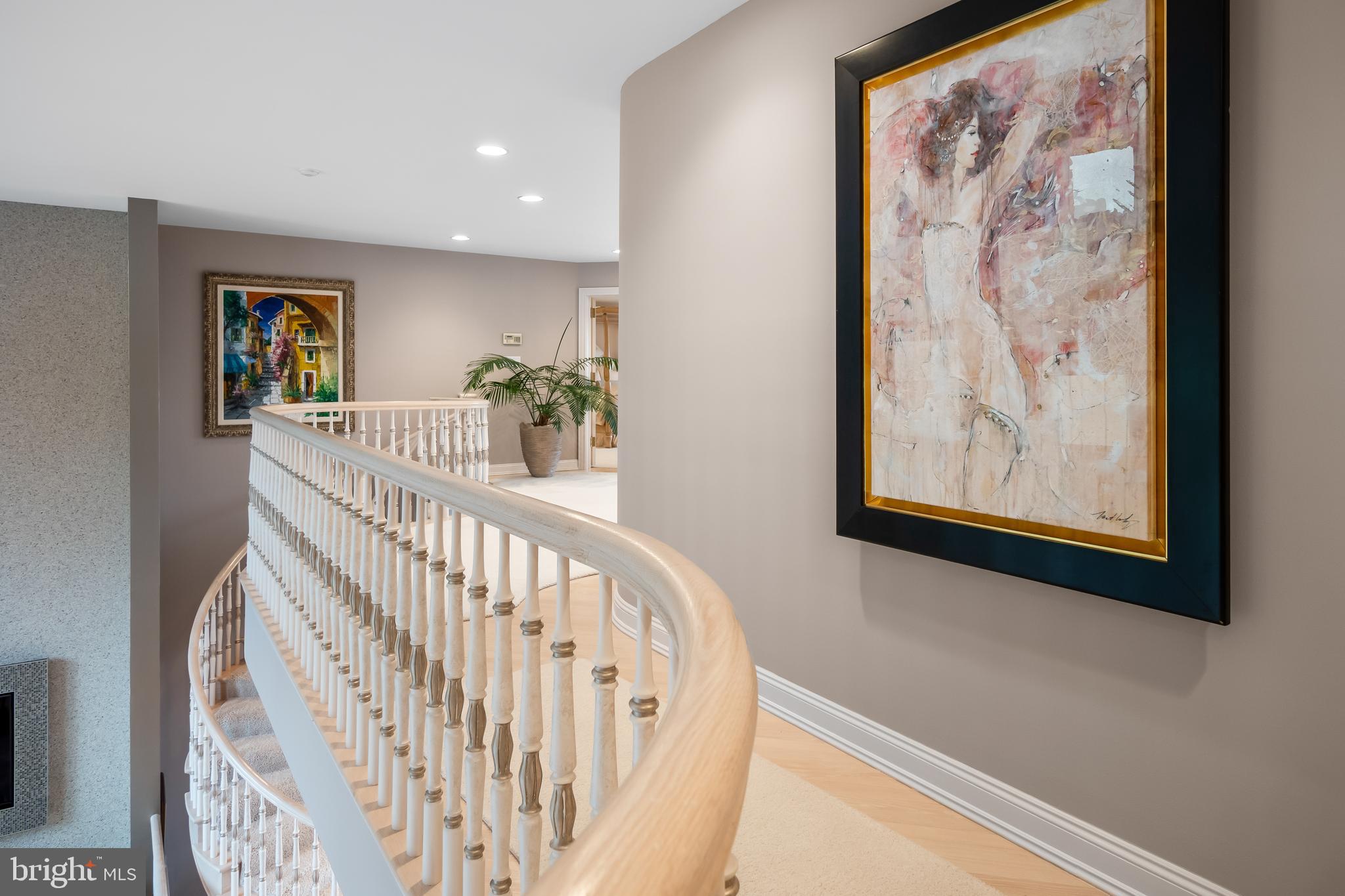 COUNTRY CLUB ESTATES - Residential