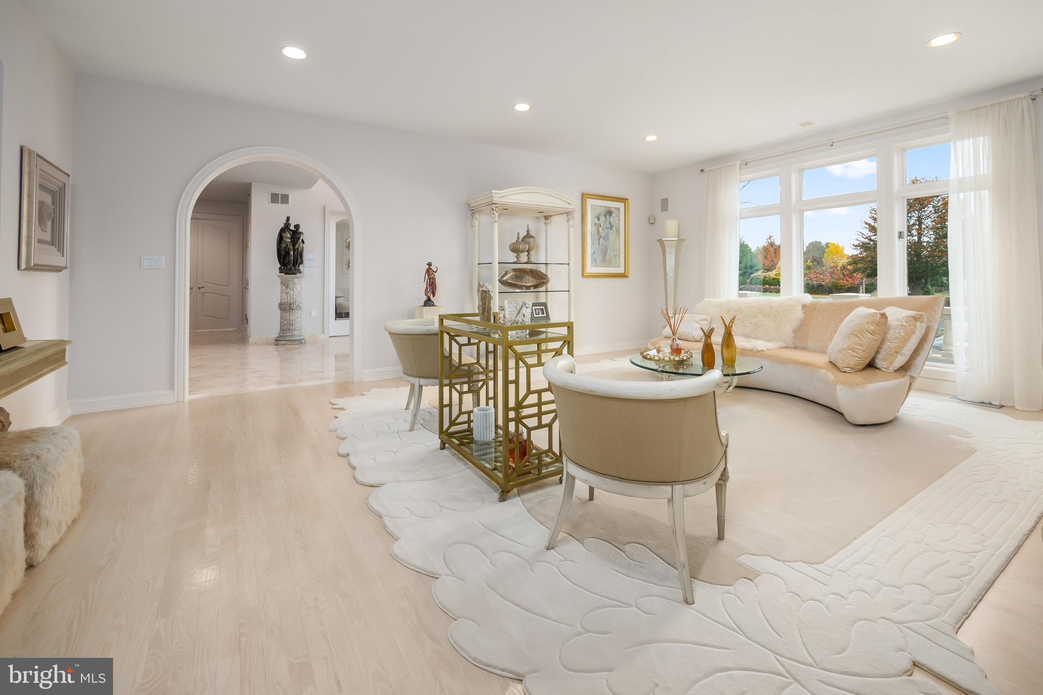 COUNTRY CLUB ESTATES - Residential