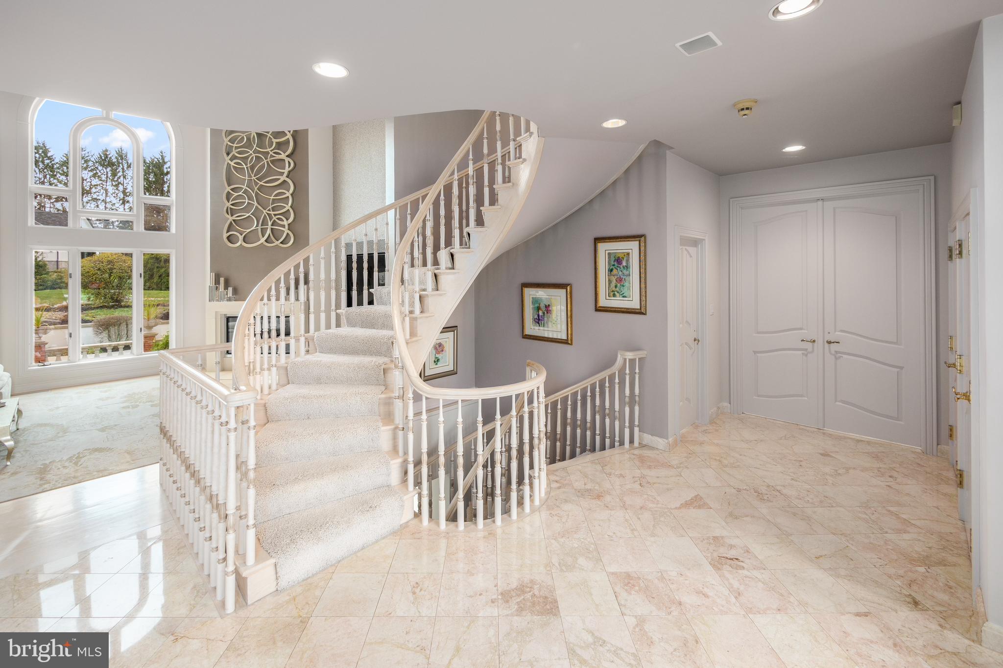 COUNTRY CLUB ESTATES - Residential