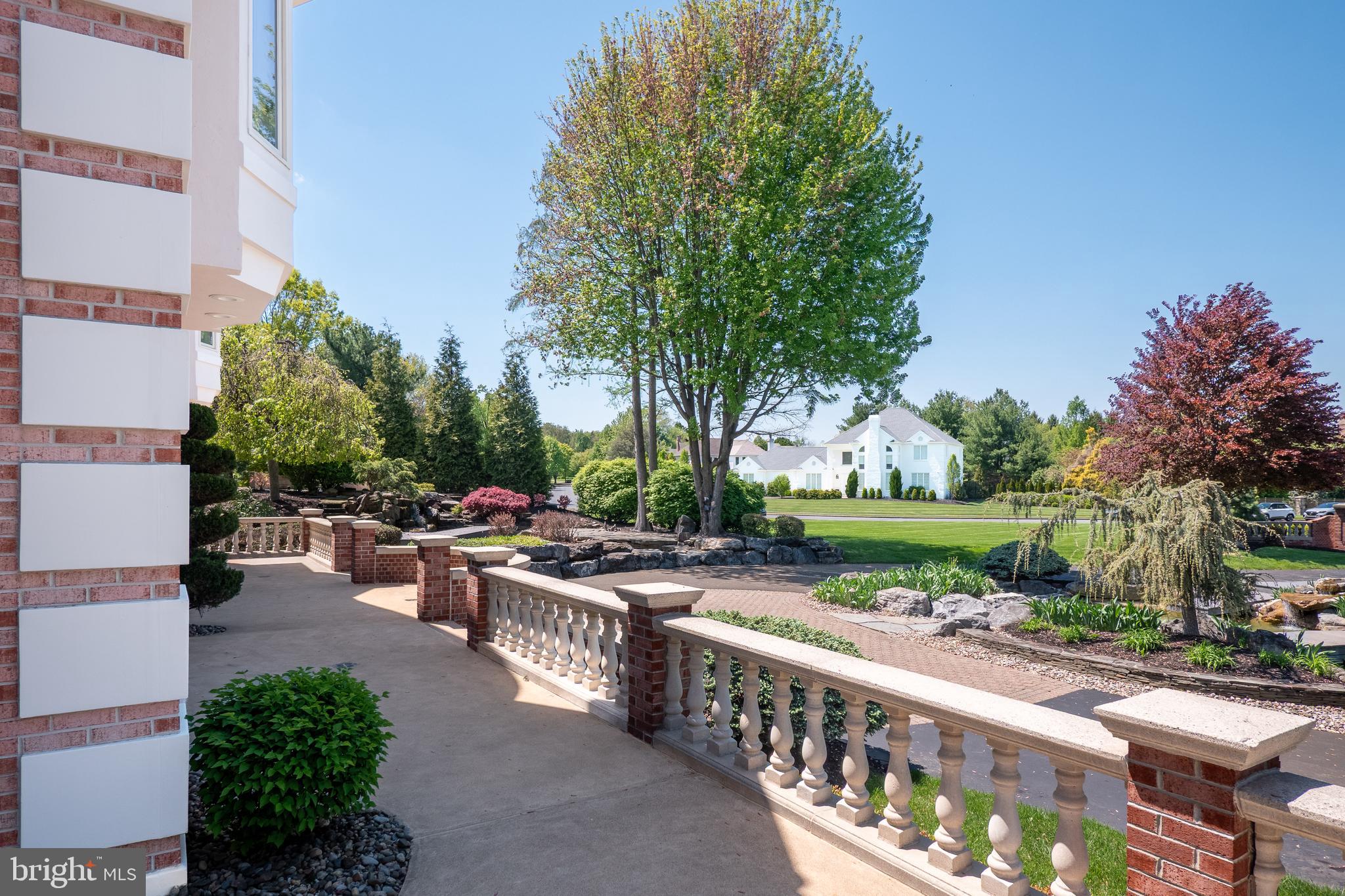 COUNTRY CLUB ESTATES - Residential