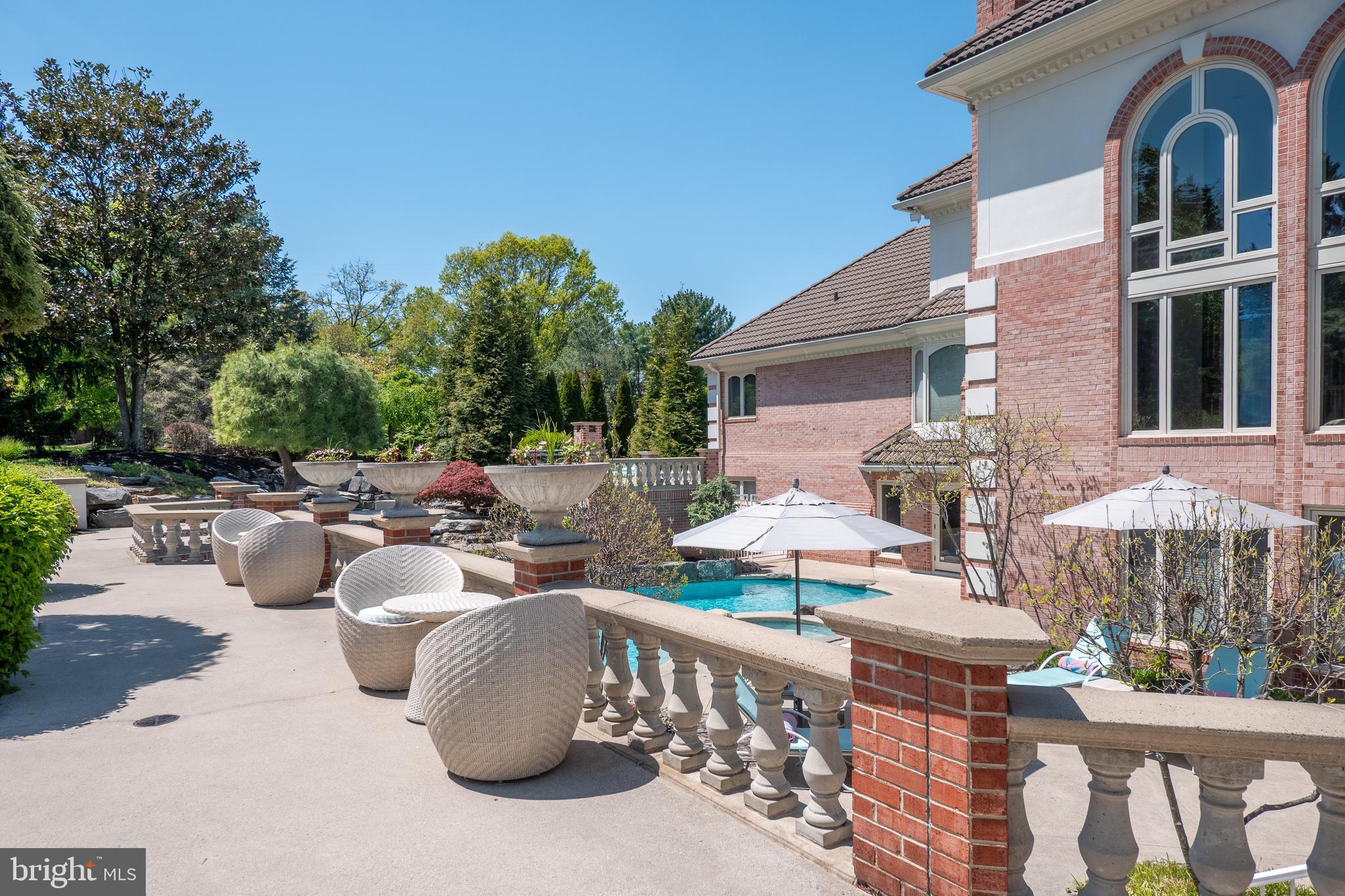COUNTRY CLUB ESTATES - Residential