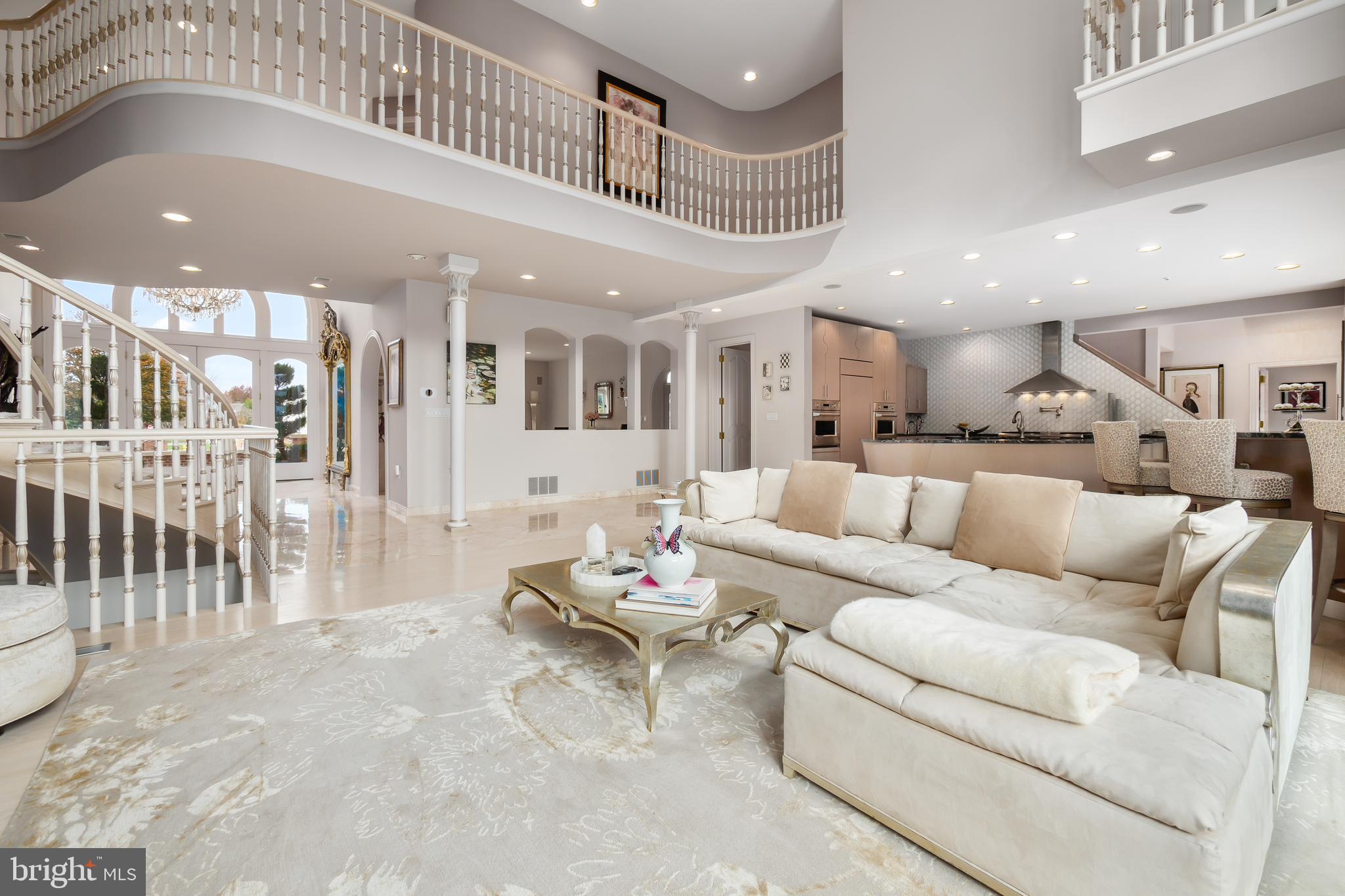 COUNTRY CLUB ESTATES - Residential