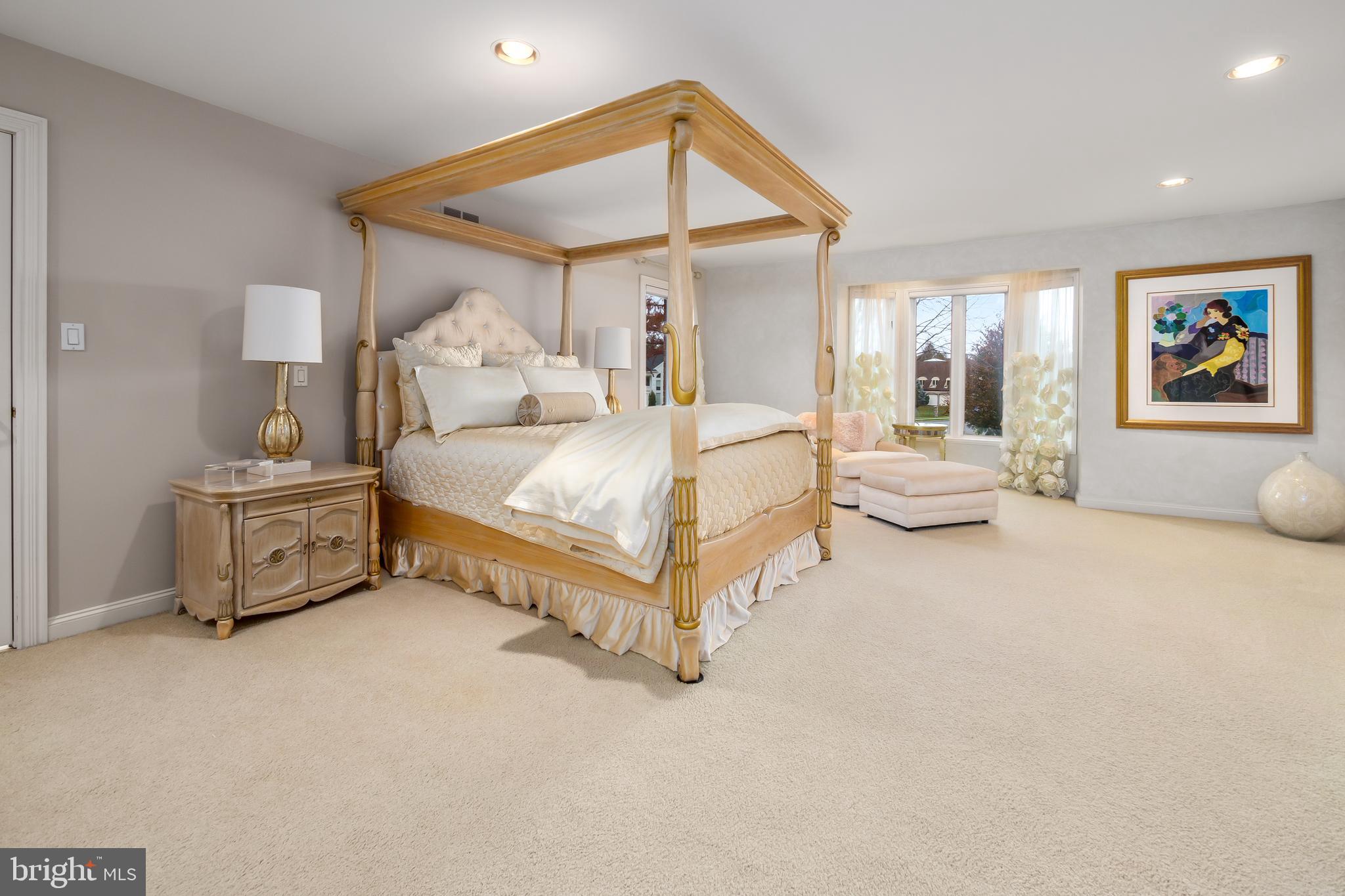 COUNTRY CLUB ESTATES - Residential