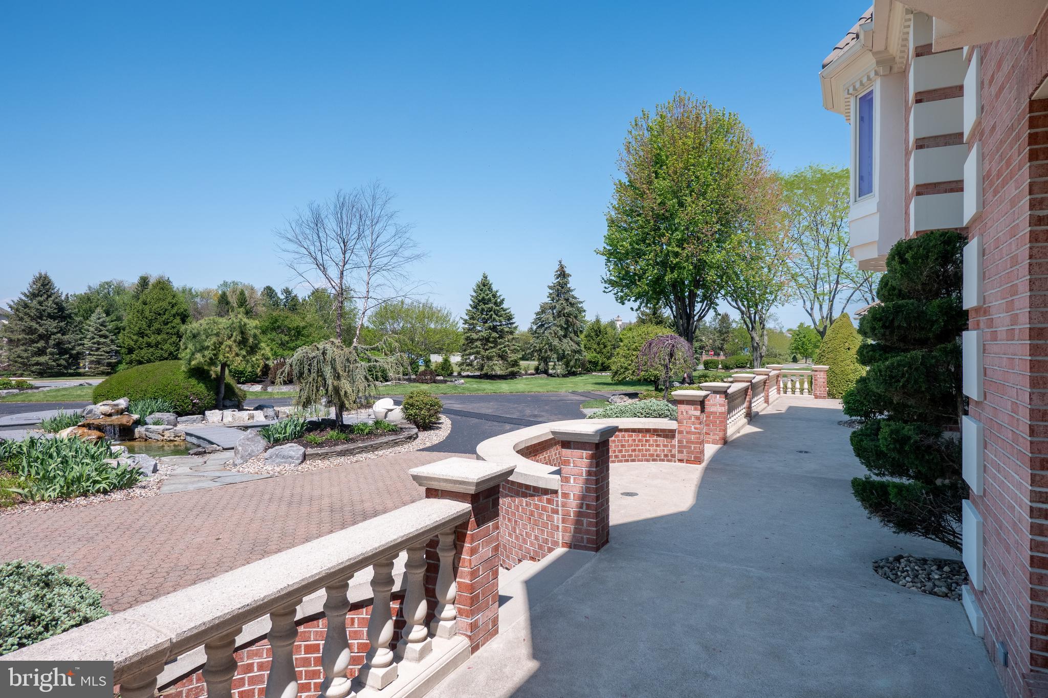 COUNTRY CLUB ESTATES - Residential