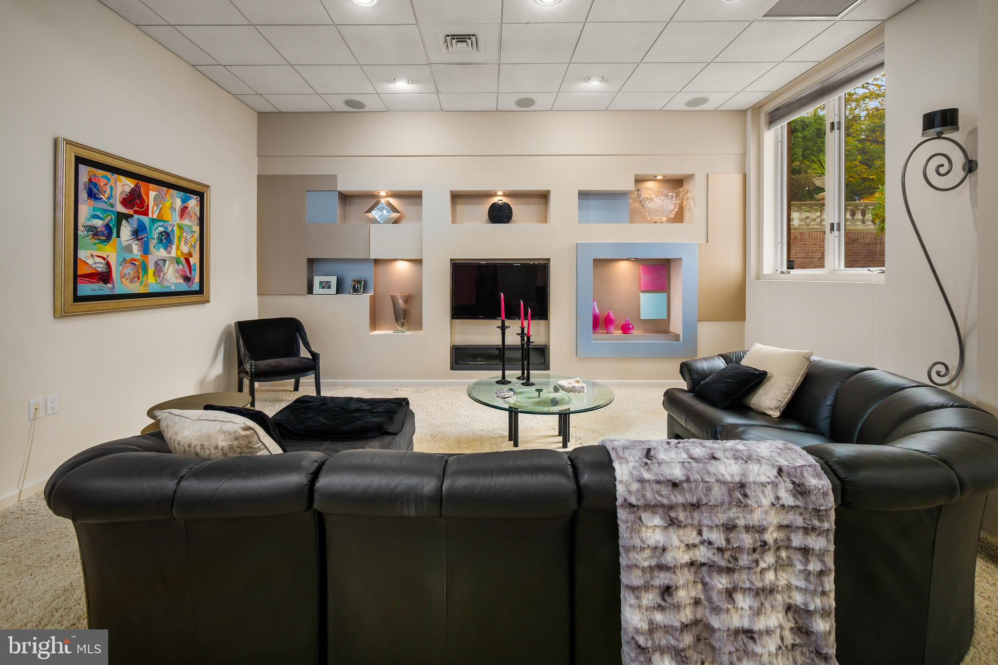 COUNTRY CLUB ESTATES - Residential