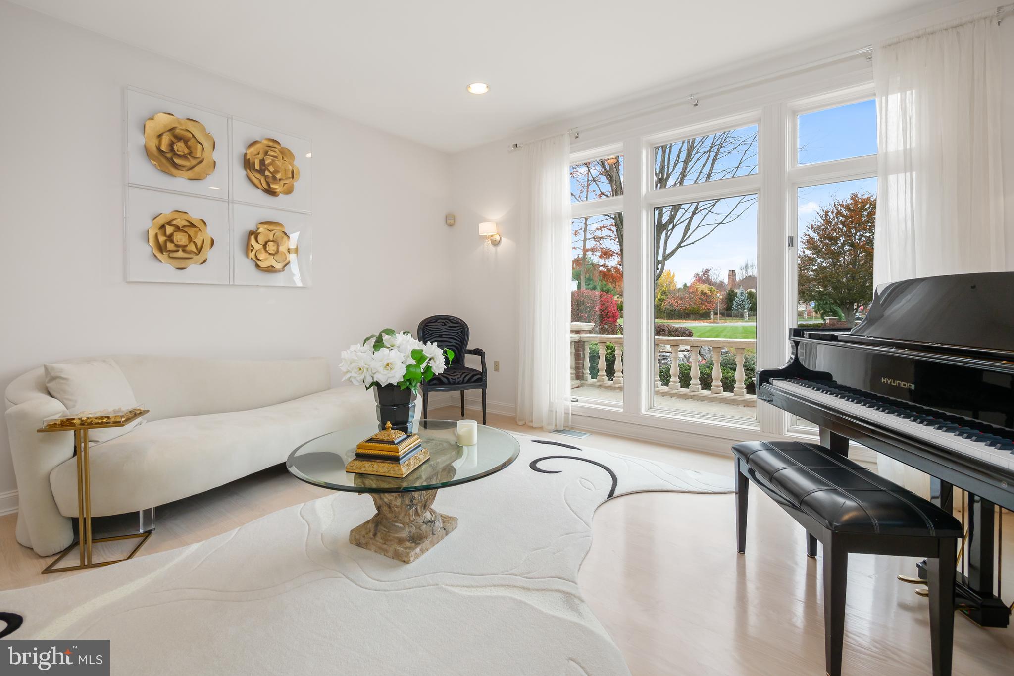 COUNTRY CLUB ESTATES - Residential