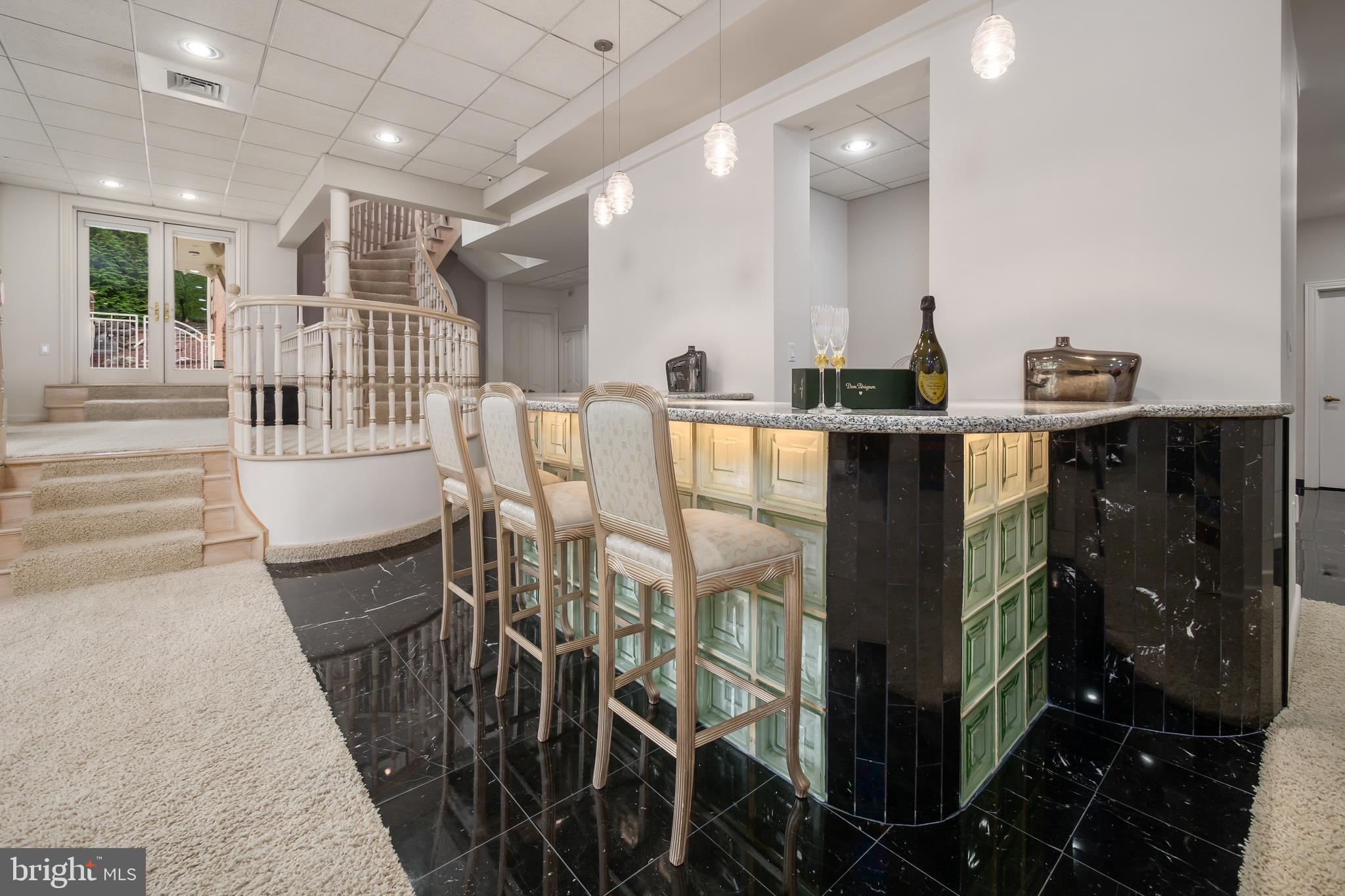 COUNTRY CLUB ESTATES - Residential
