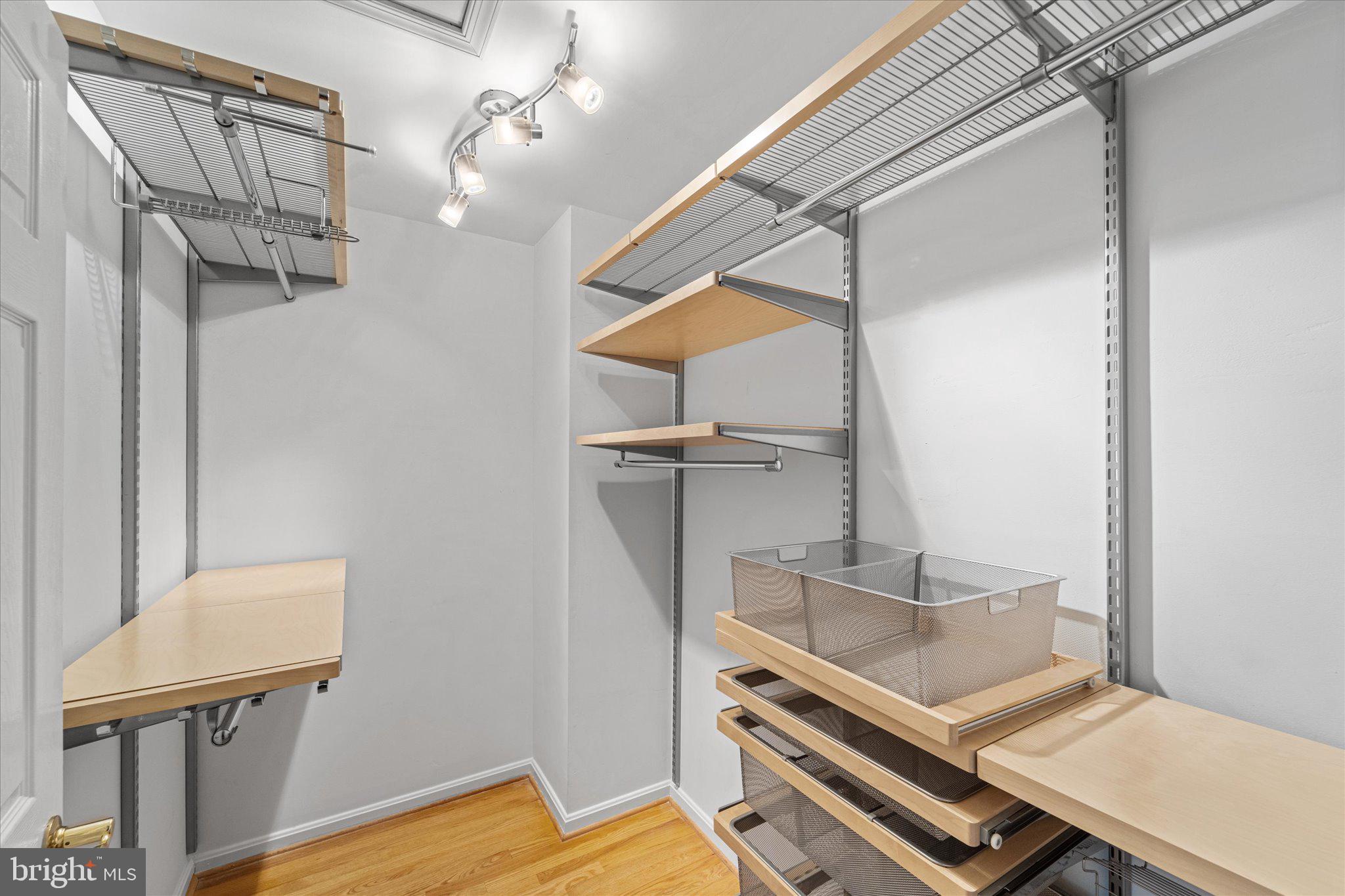 RANDOM HILLS - Residential