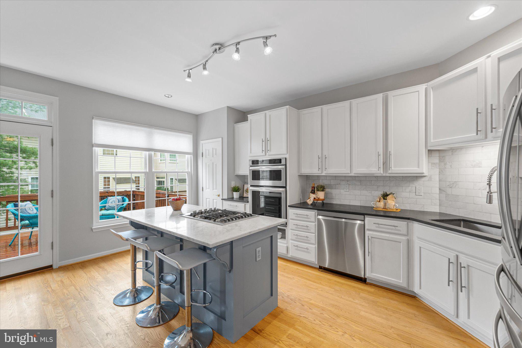 RANDOM HILLS - Residential