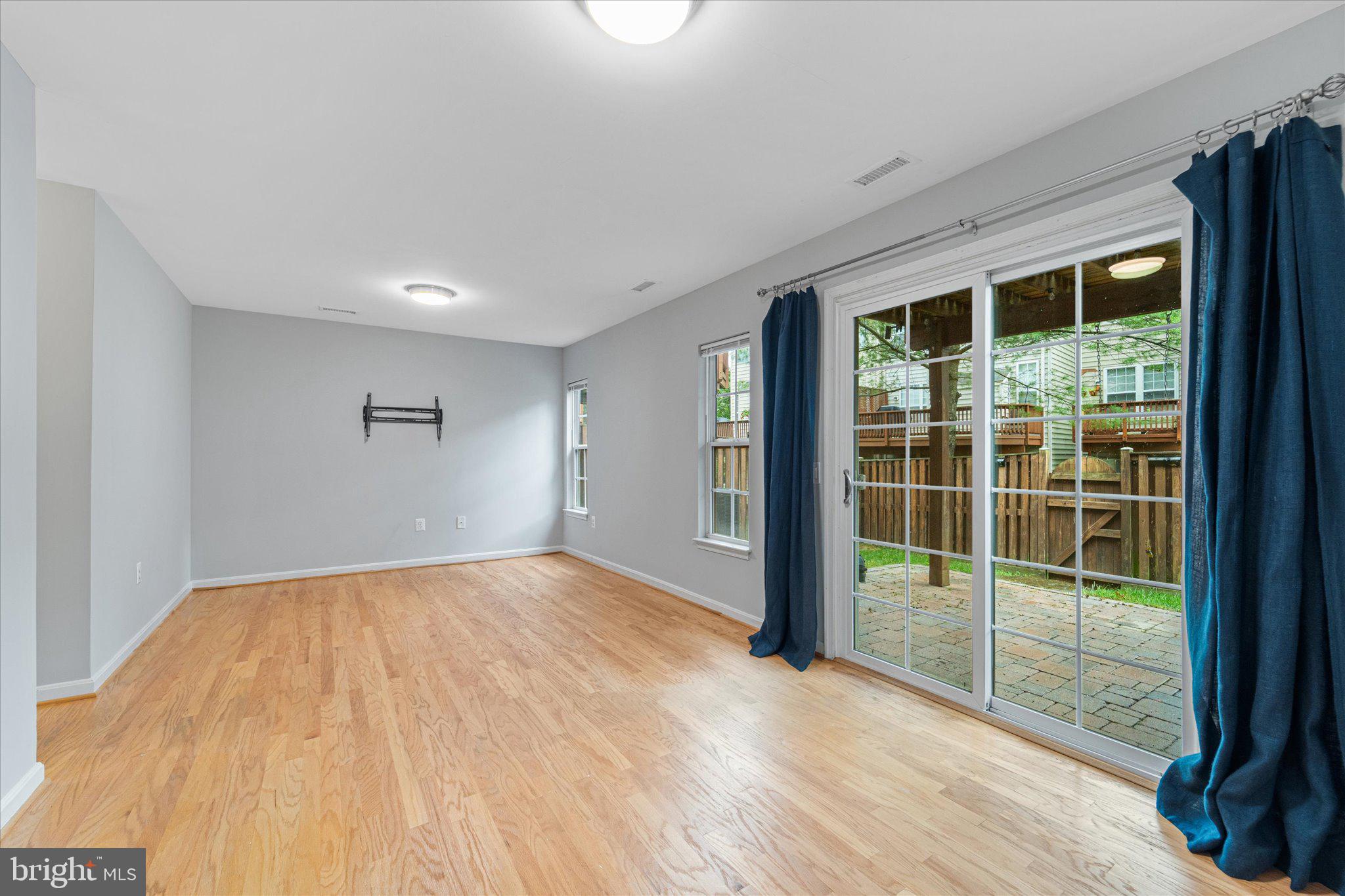 RANDOM HILLS - Residential