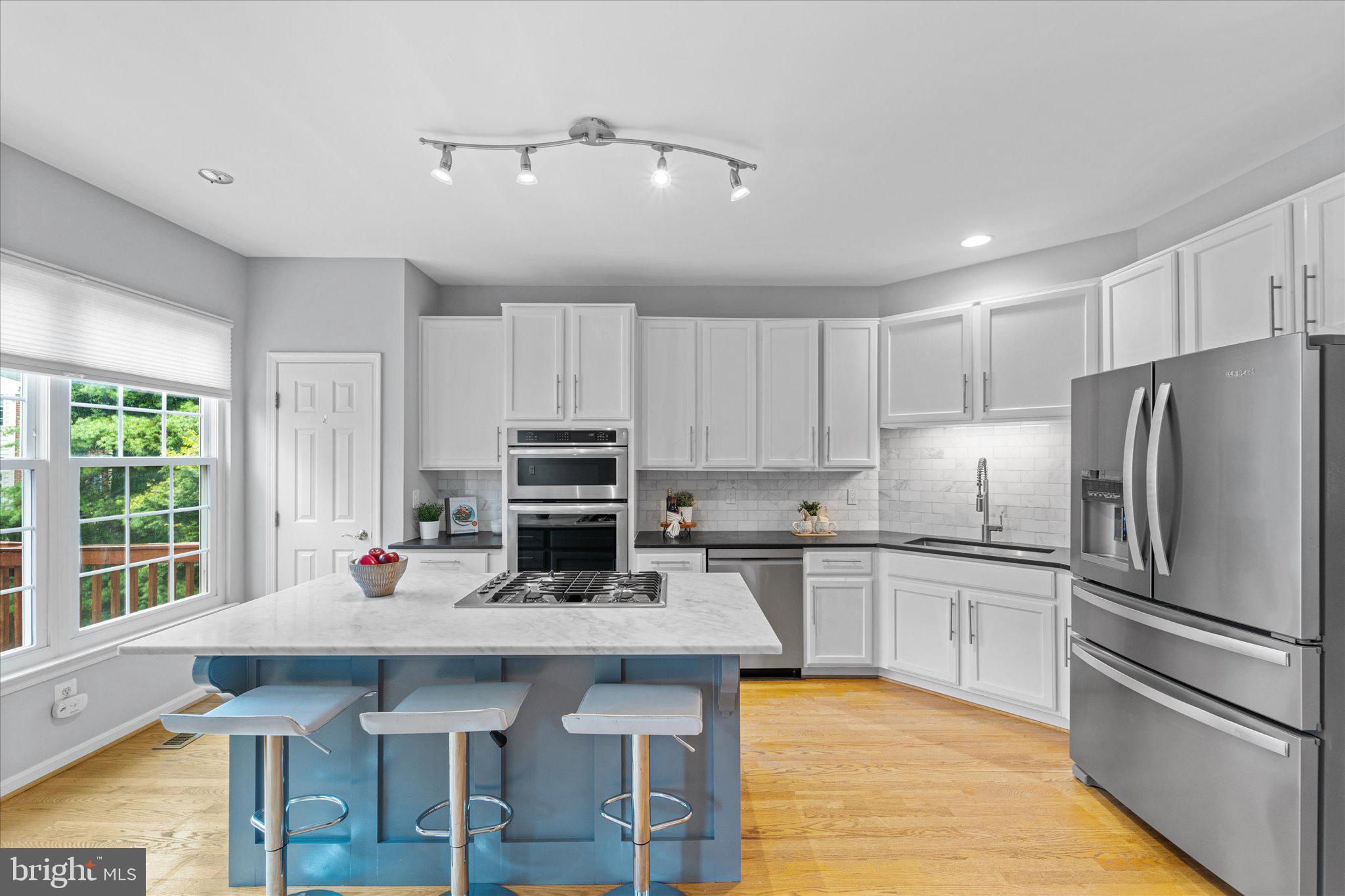 RANDOM HILLS - Residential