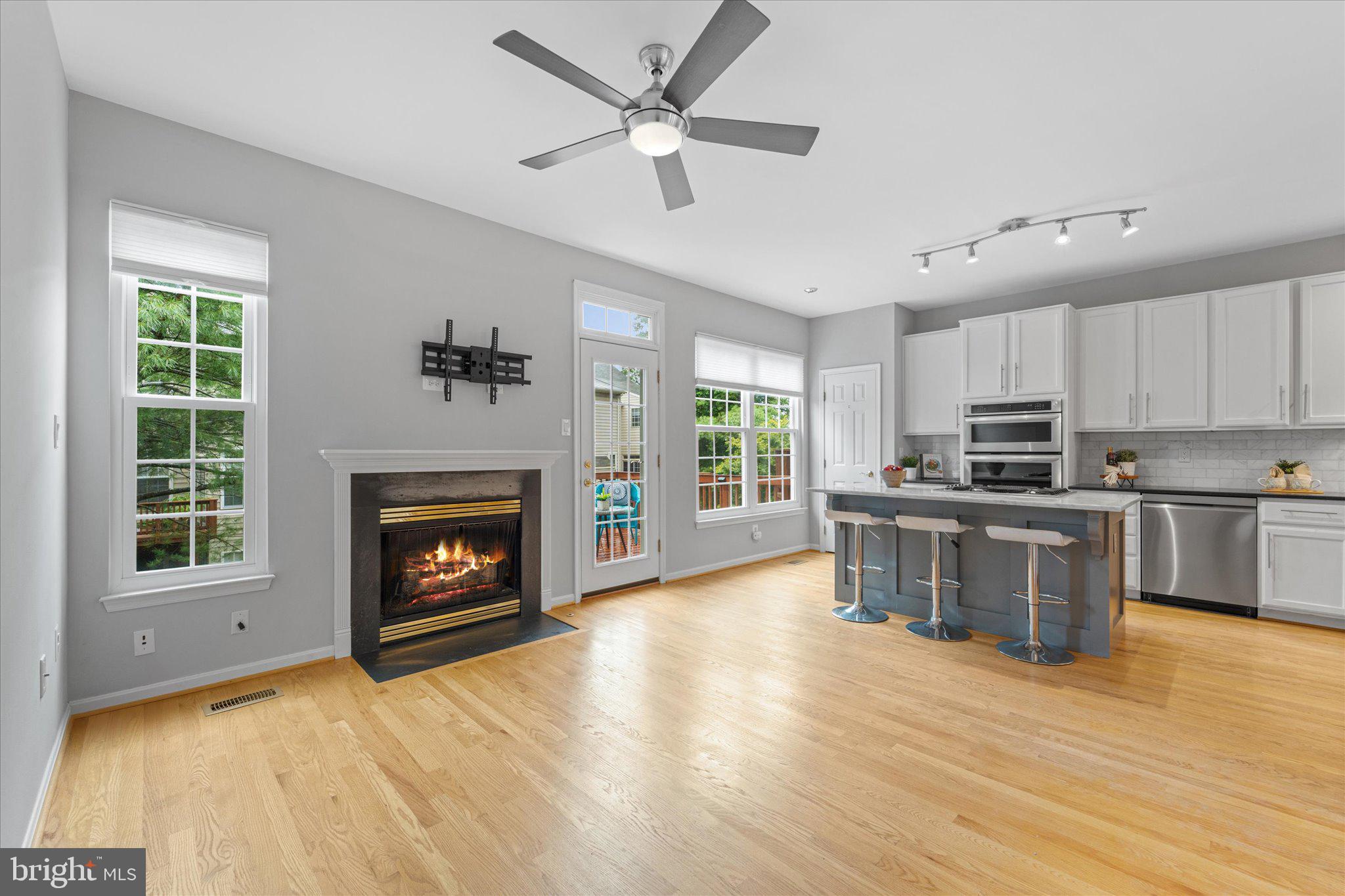 RANDOM HILLS - Residential