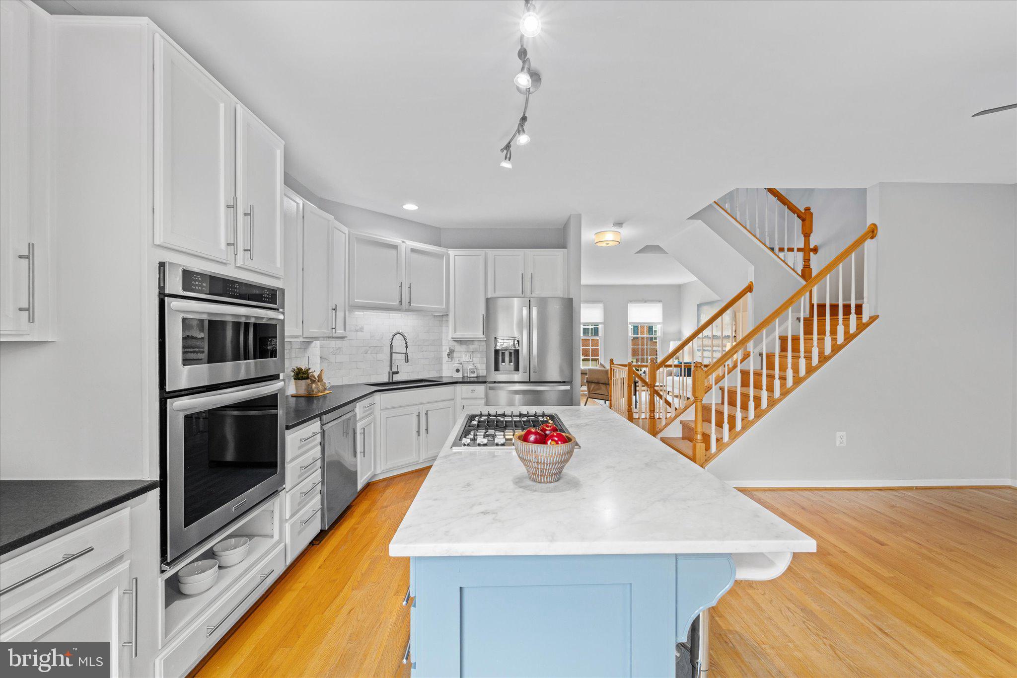 RANDOM HILLS - Residential