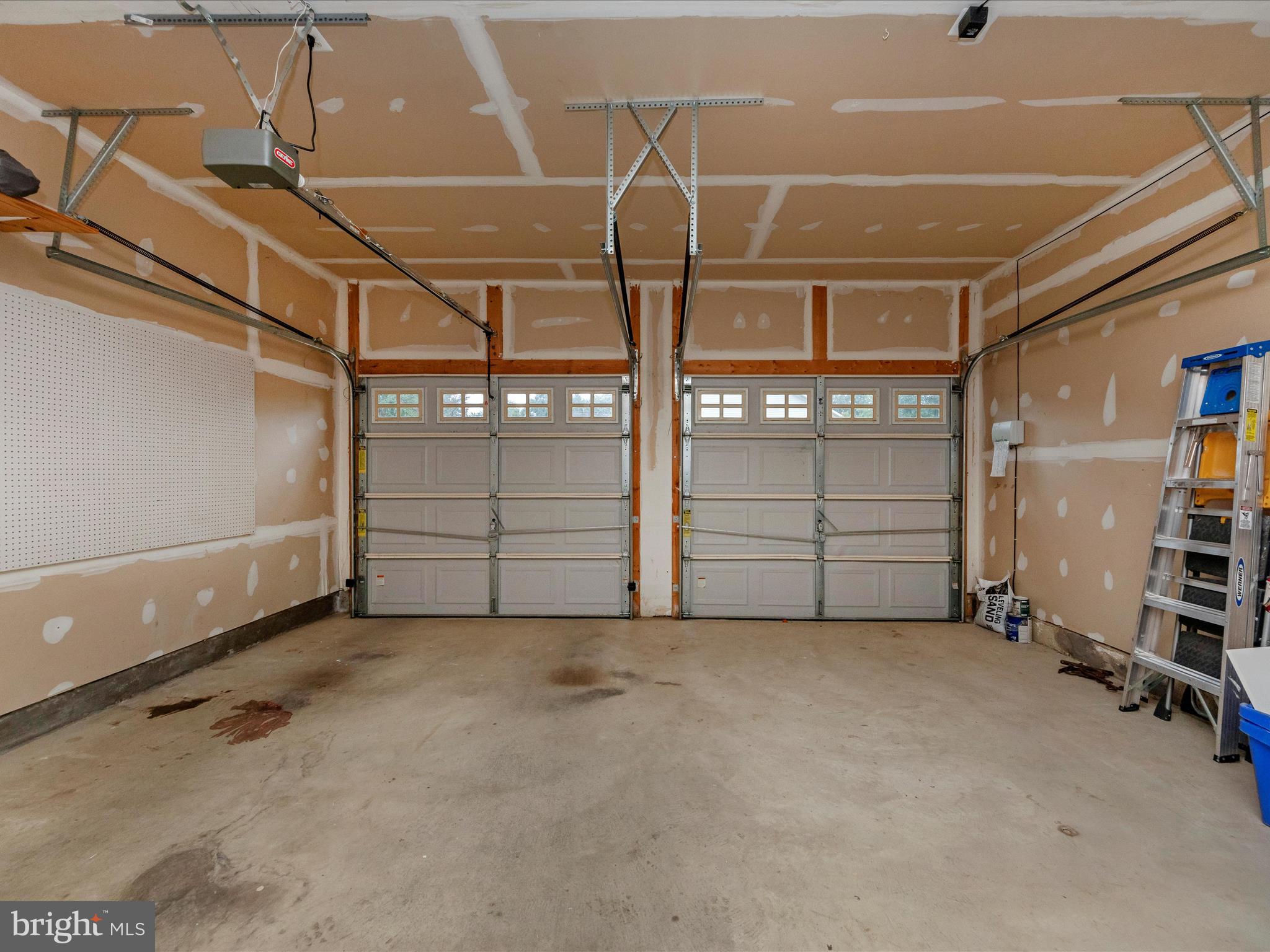 CENTRAL PARKE COLONIAL CHARLES - Residential