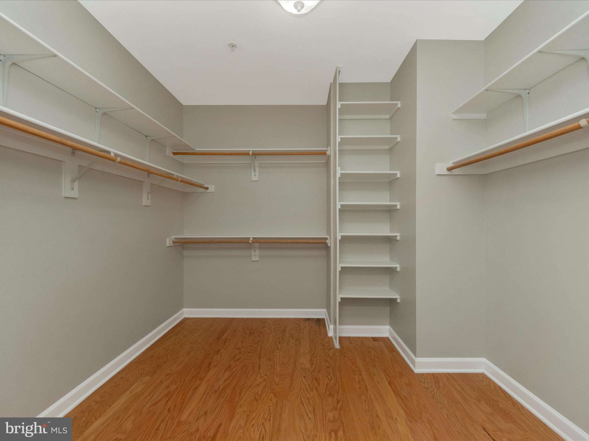 CENTRAL PARKE COLONIAL CHARLES - Residential