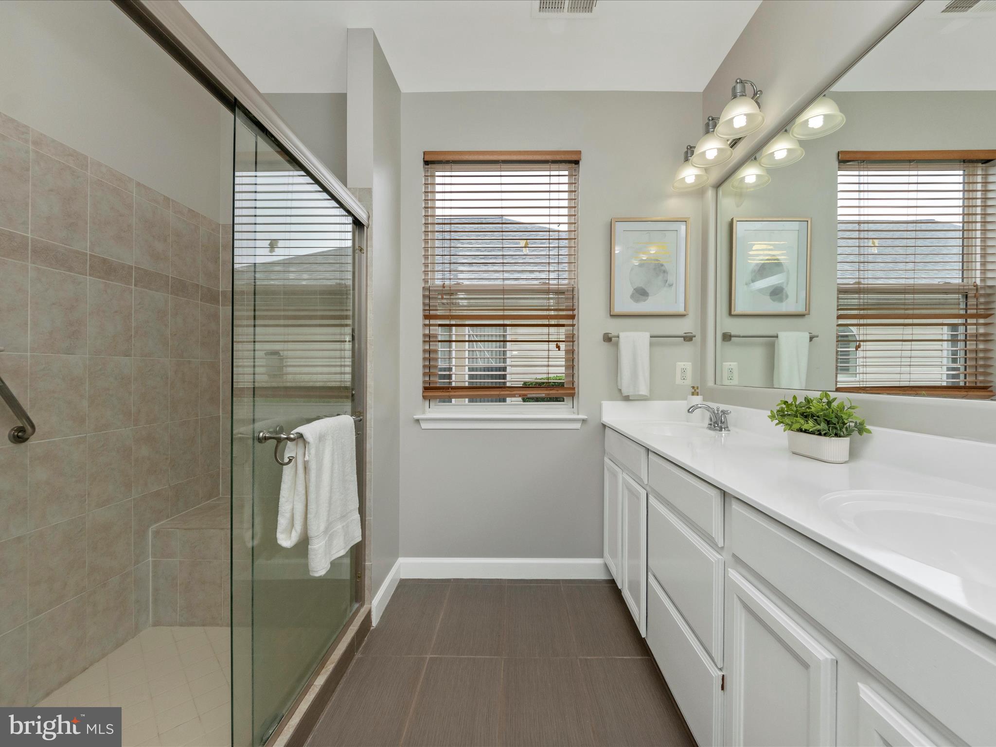 CENTRAL PARKE COLONIAL CHARLES - Residential