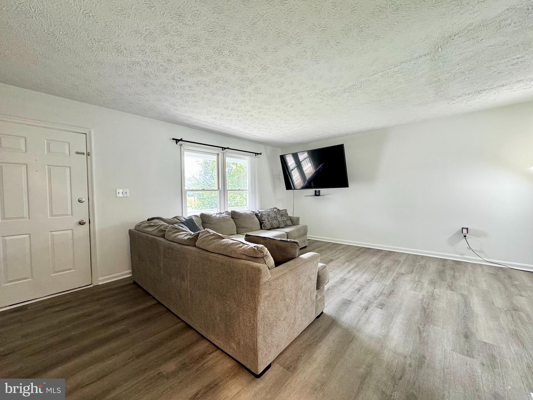 HARBOR POINTE - Residential