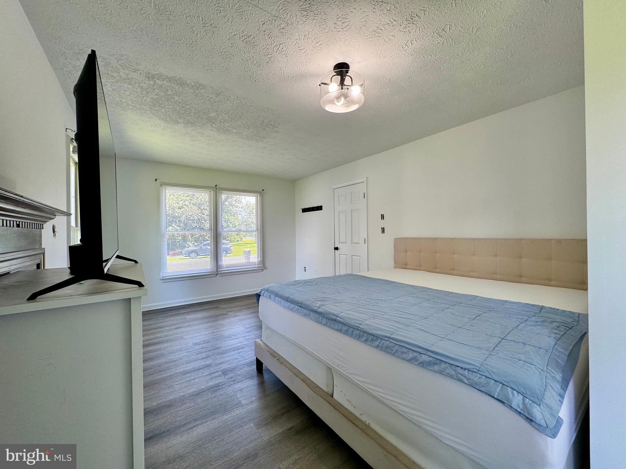 HARBOR POINTE - Residential