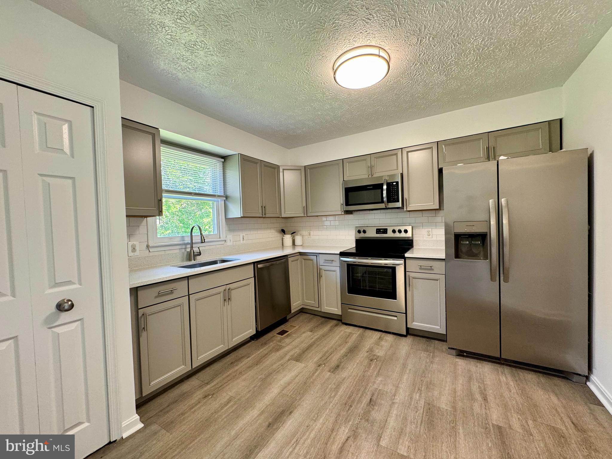 HARBOR POINTE - Residential