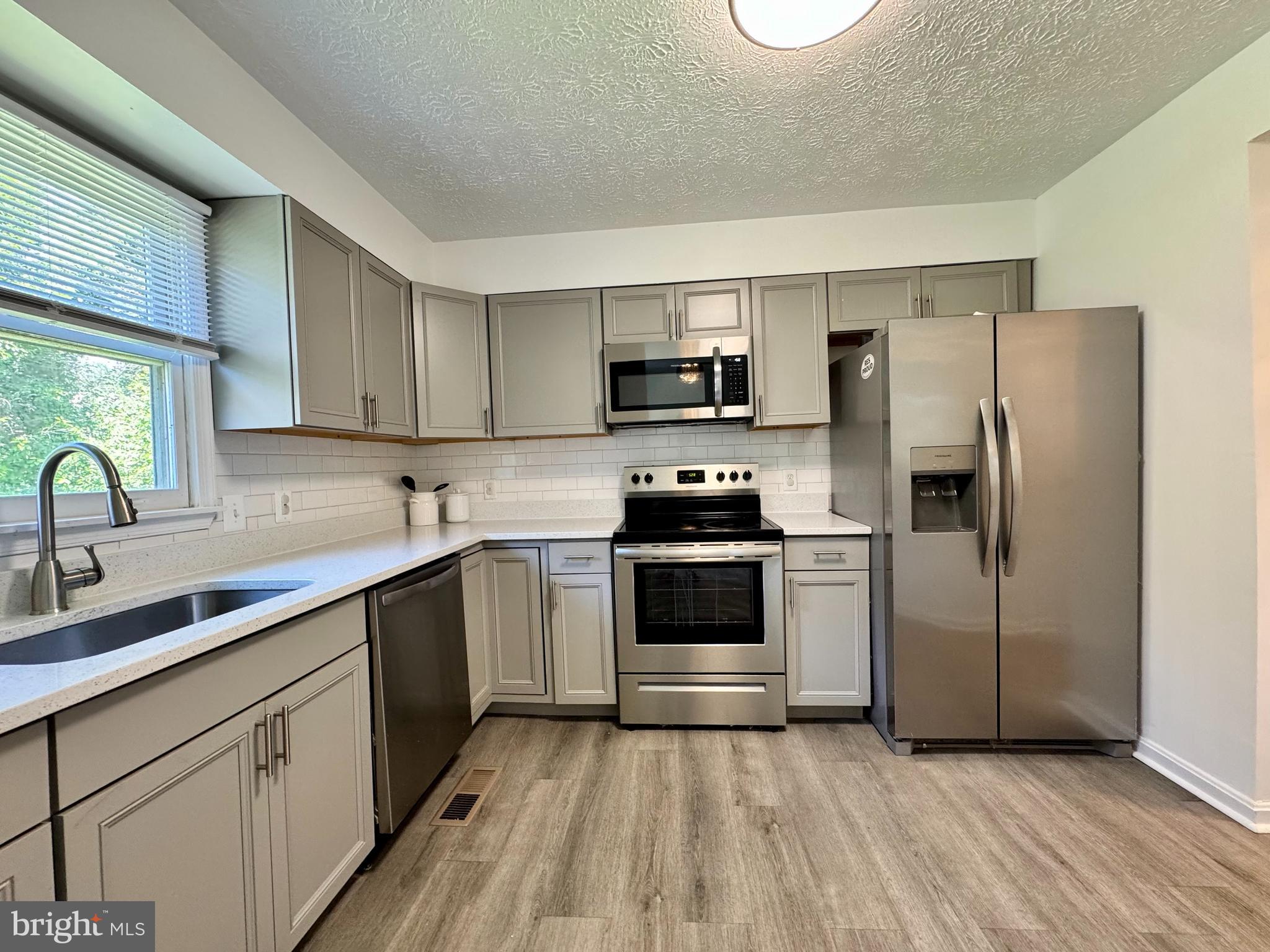 HARBOR POINTE - Residential