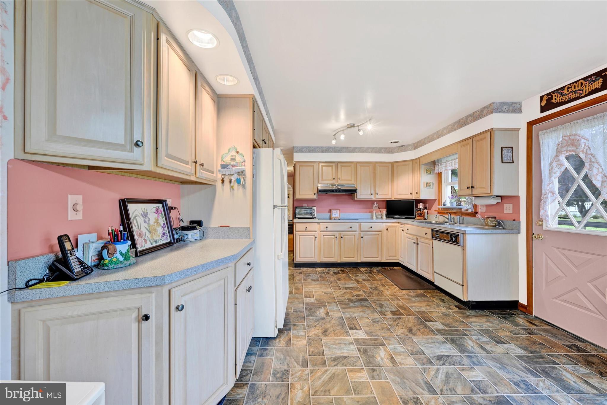 700 REMINGTON ROAD