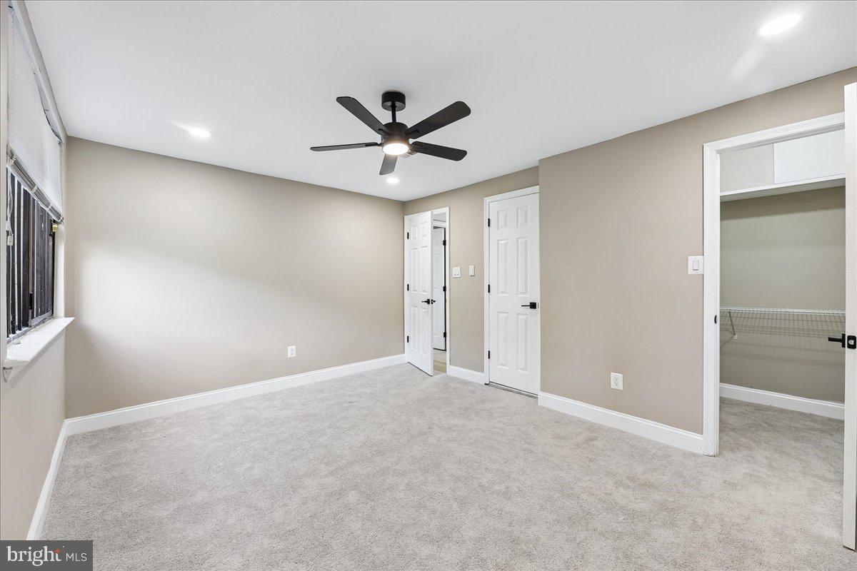 HUNTLEY SQUARE CONDOMINIUMS - Residential