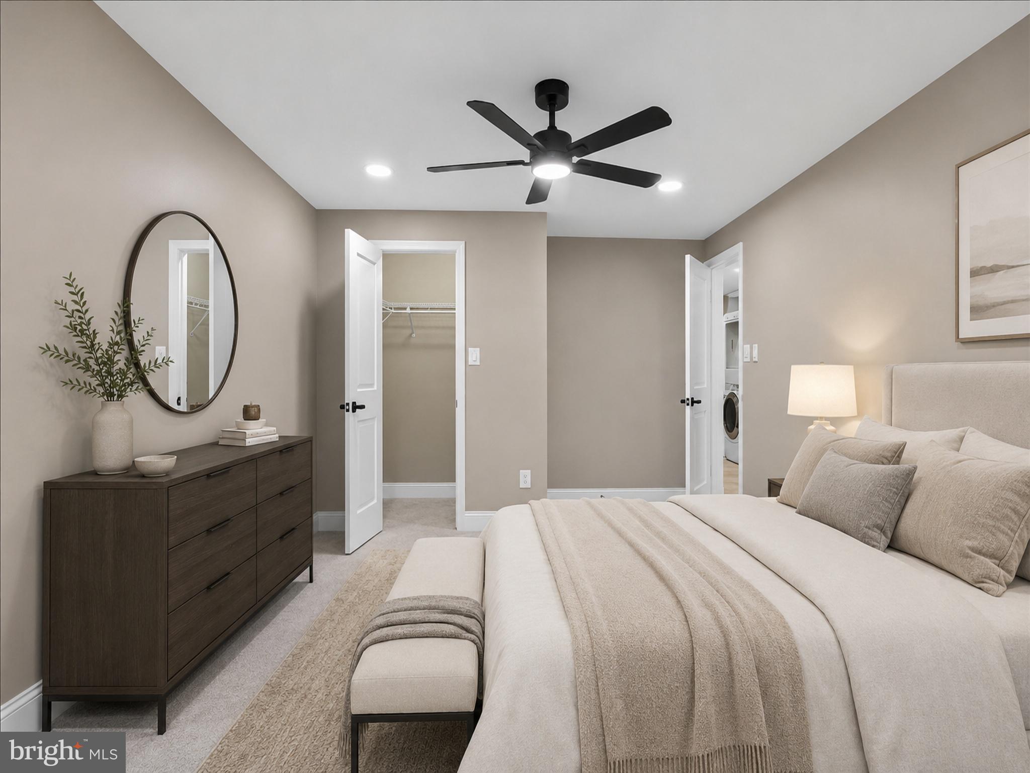HUNTLEY SQUARE CONDOMINIUMS - Residential